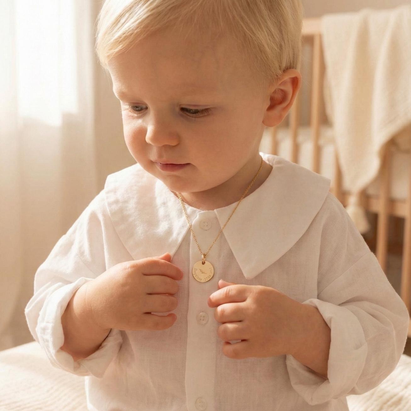 Medalla bautizo nombre fecha y la hoja
