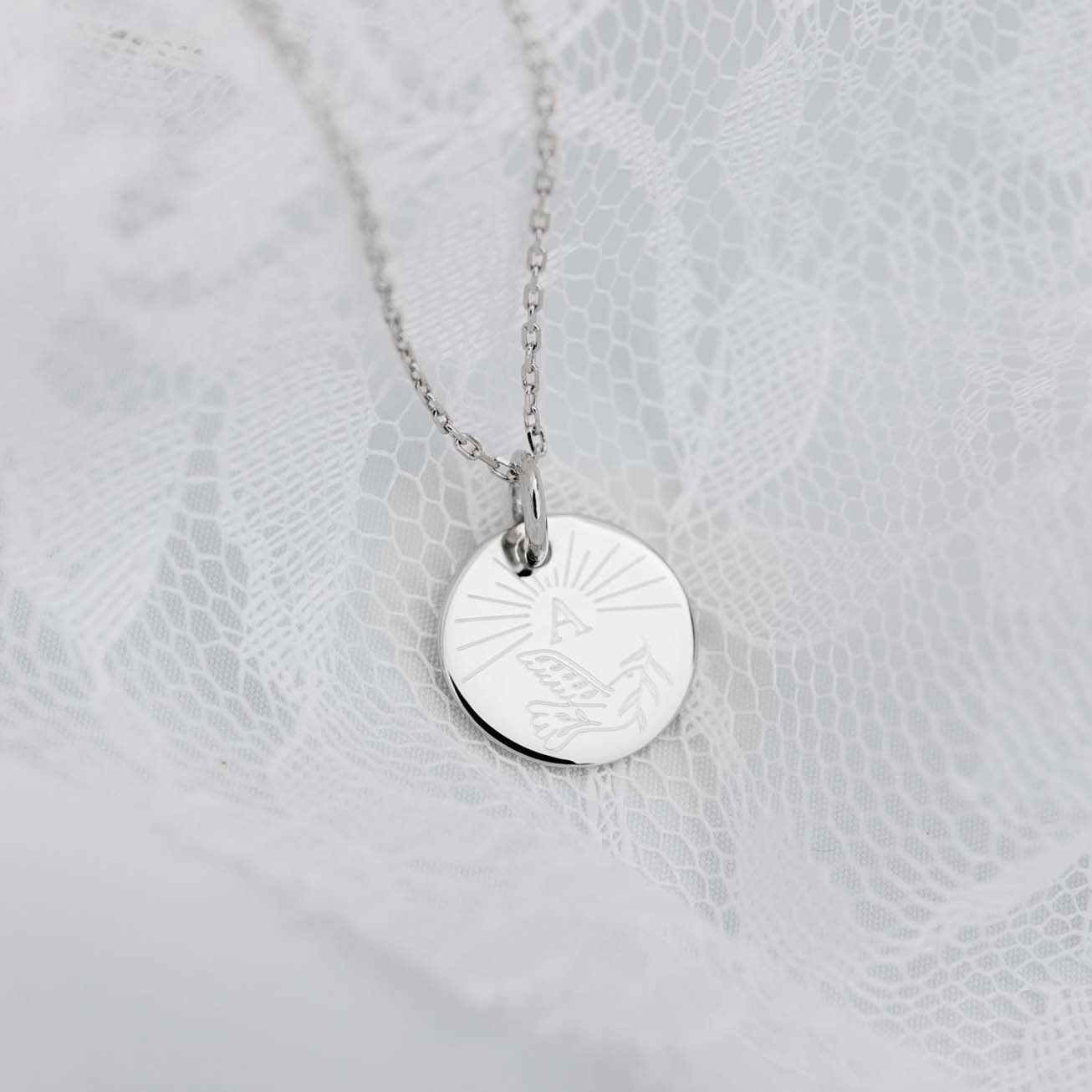 Medalla de bautismo Paloma y Luz personalizada - p