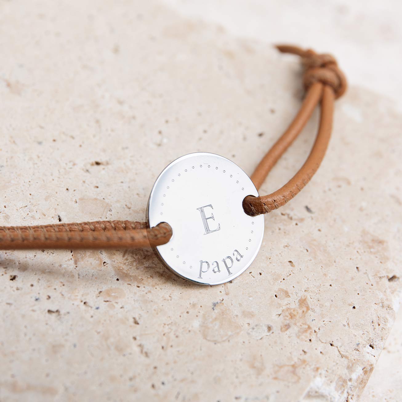 Pulsera Papá con iniciales en cordón de cuero