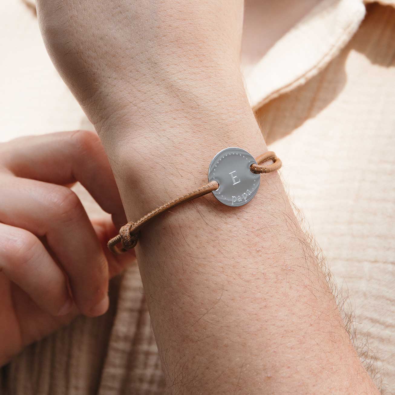Pulsera Papá con iniciales en cordón de cuero