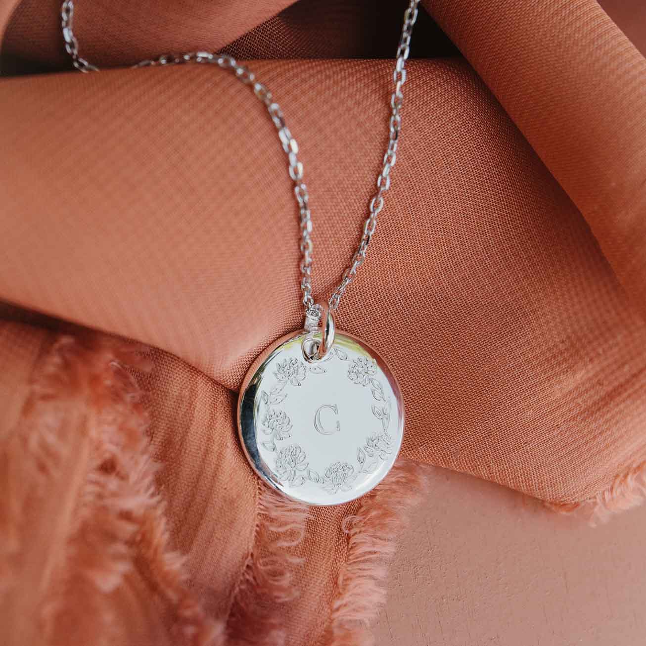 Collar personalizado corona inicial plata 925