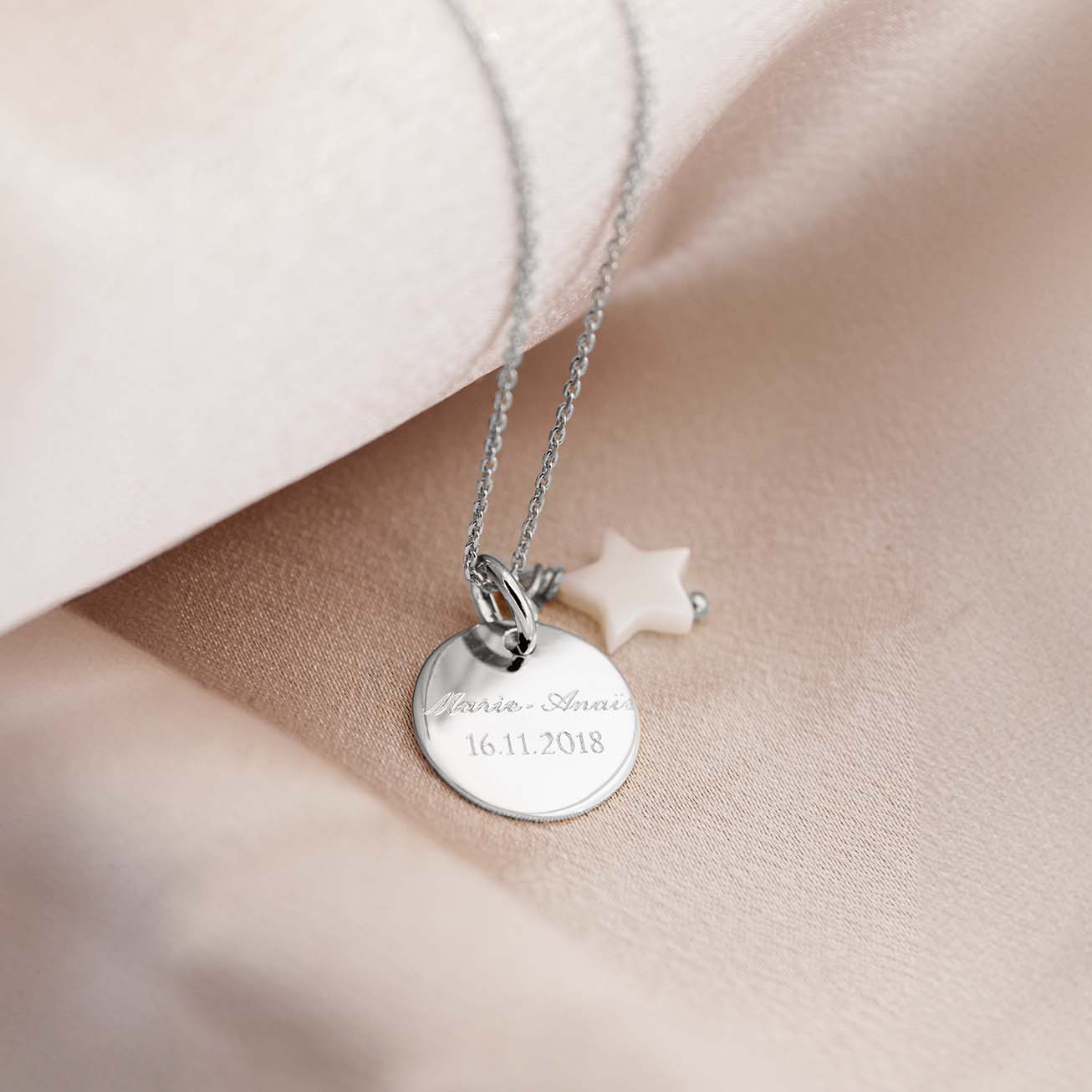 Collar de bautizo personalizado Estrella de nácar 