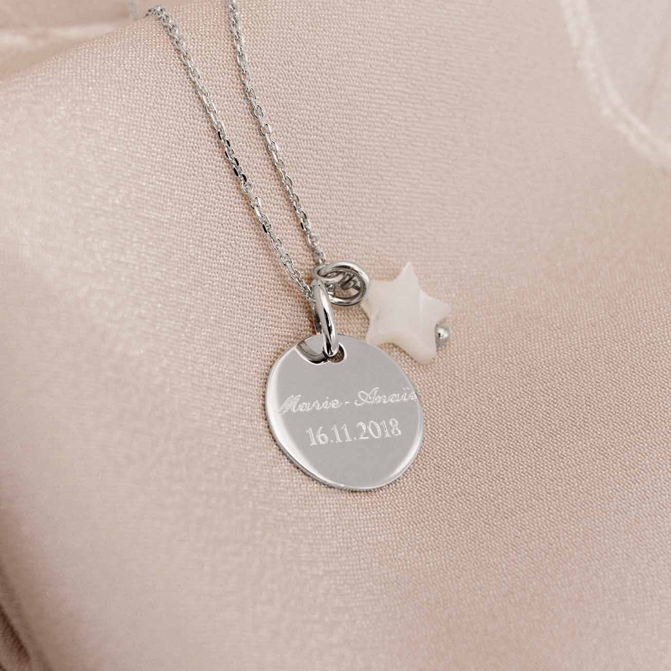 Collar de bautizo personalizado Estrella de nácar 