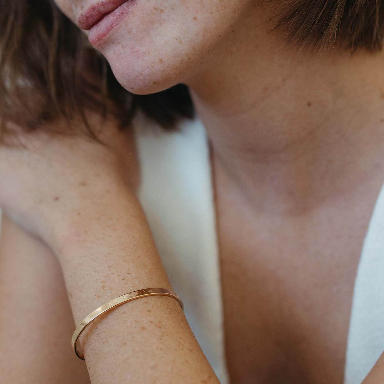 Brazalete personalizado <i>nombres</i> chapado de 