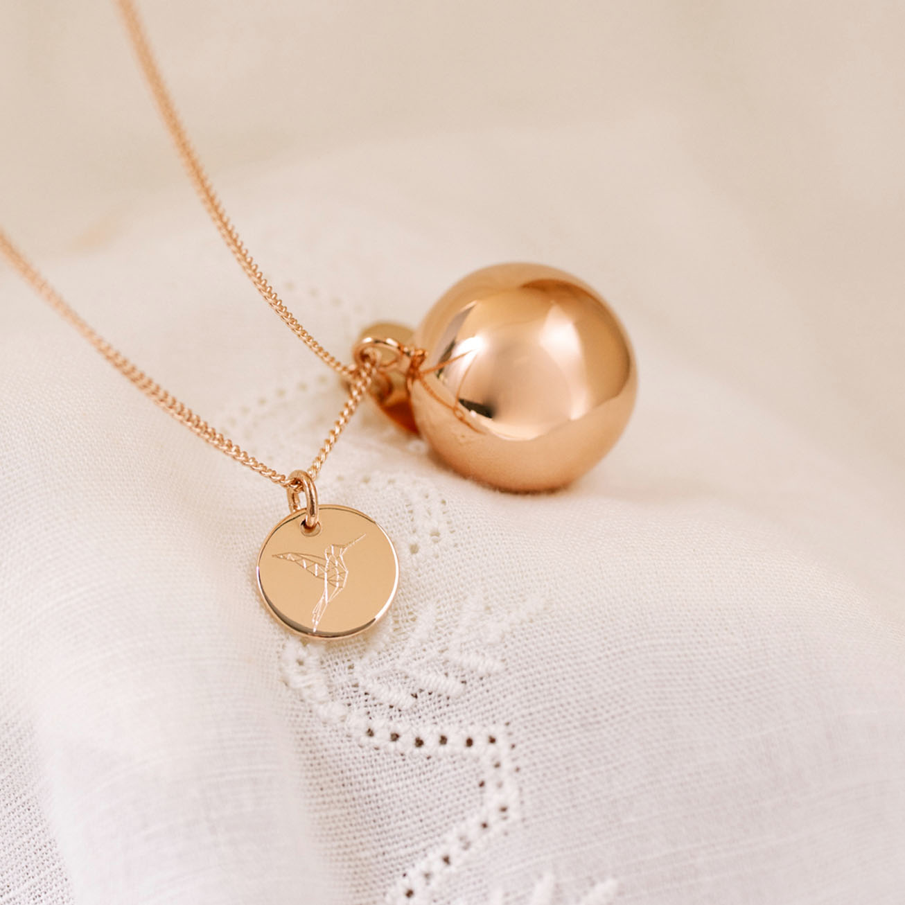 Llamador de ángeles Colibrí <i>Nadia</i> oro rosa 