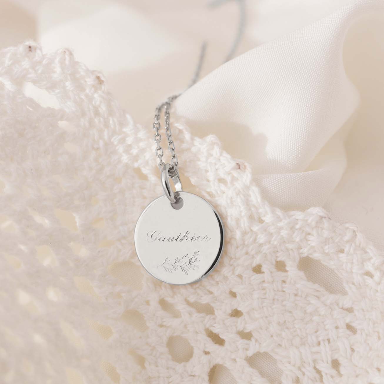 Collar de bautizo personalizado Nombre Follaje pla