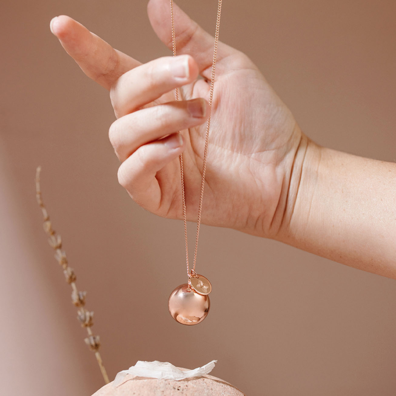 Llamador de ángeles <i>Cruz Romana</i> oro rosa