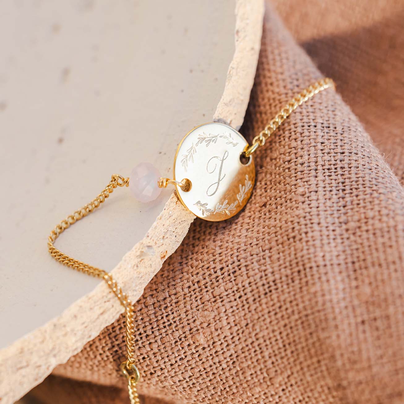 Pulsera para bautizo Inicial y piedra facetada