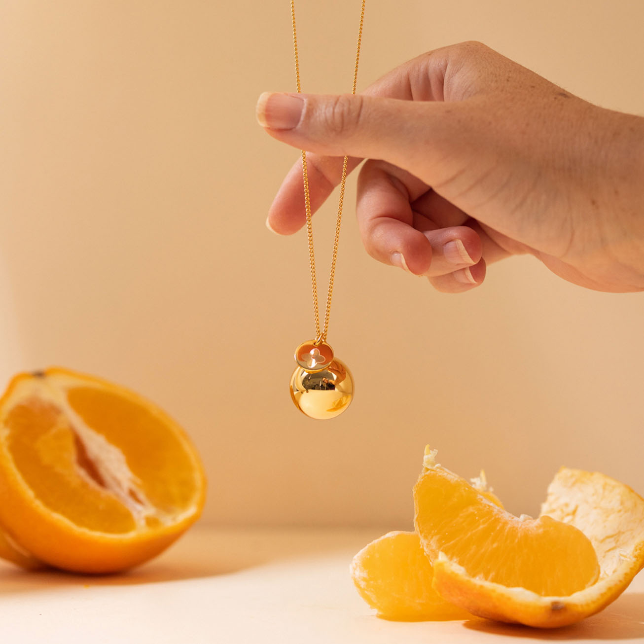 Llamador de ángeles <i>Cruz Romana</i> dorado