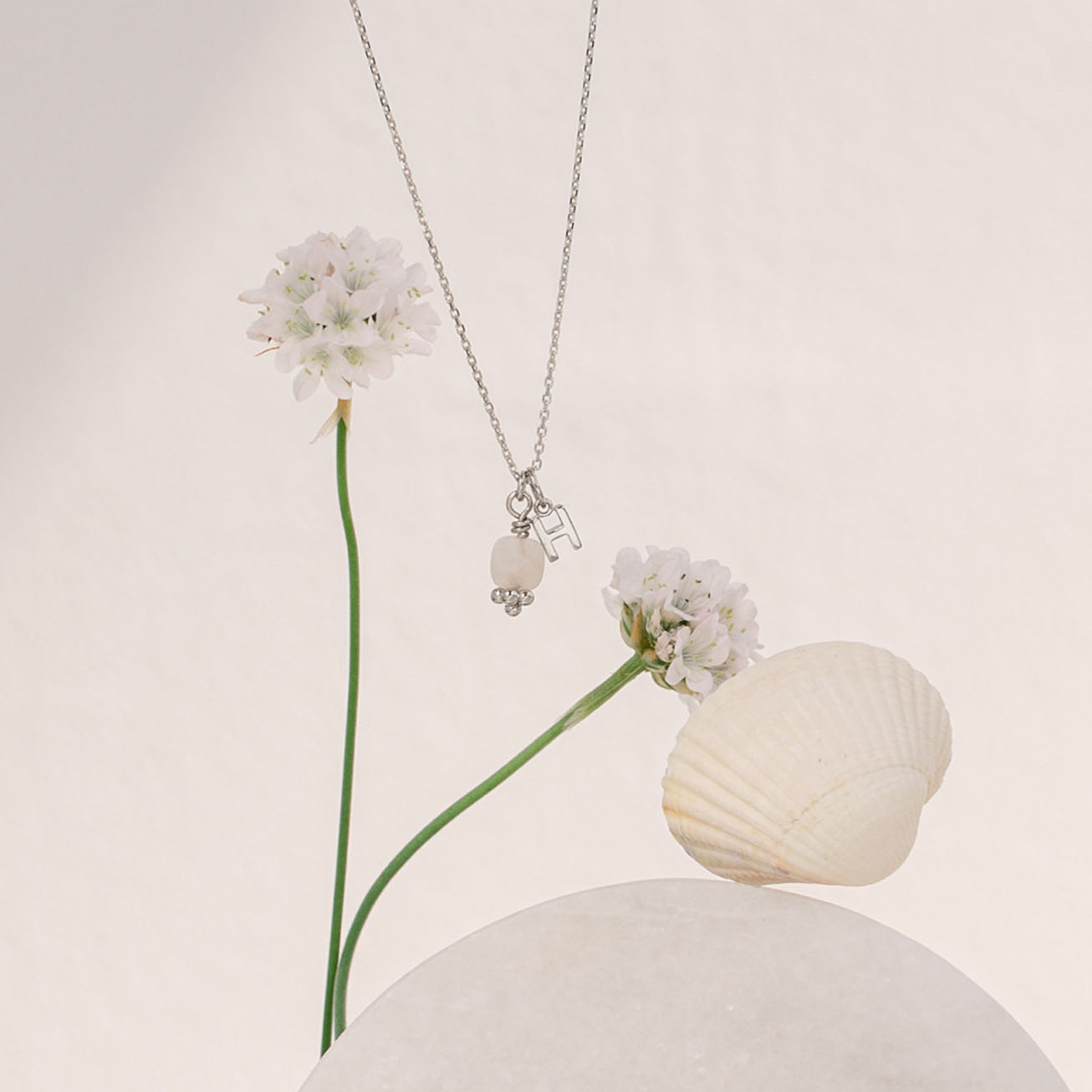 Collar <i>Piedra de luna</i> Inicial plata 925