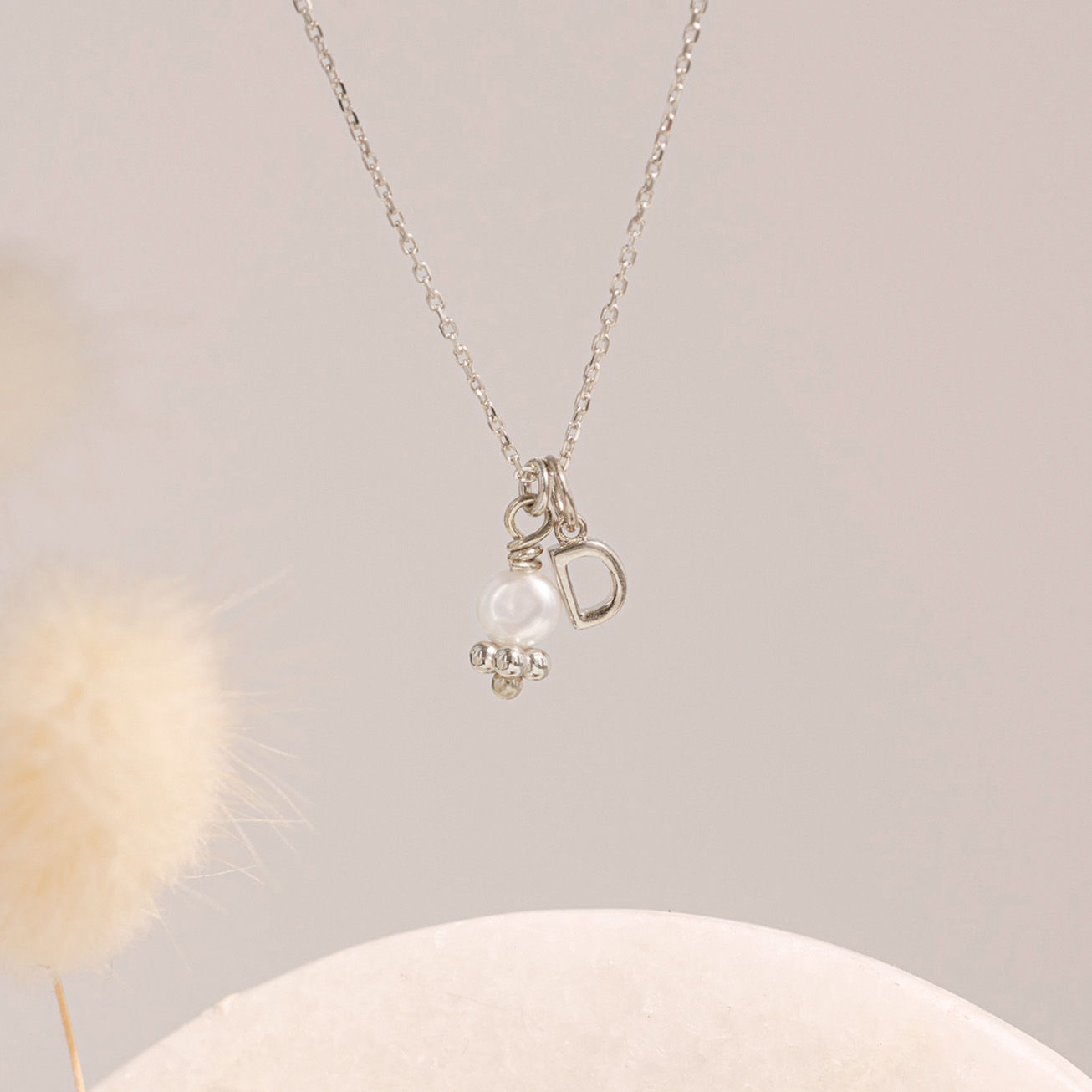 Colgante <i>Perla de nacár</i> Inicial Plata