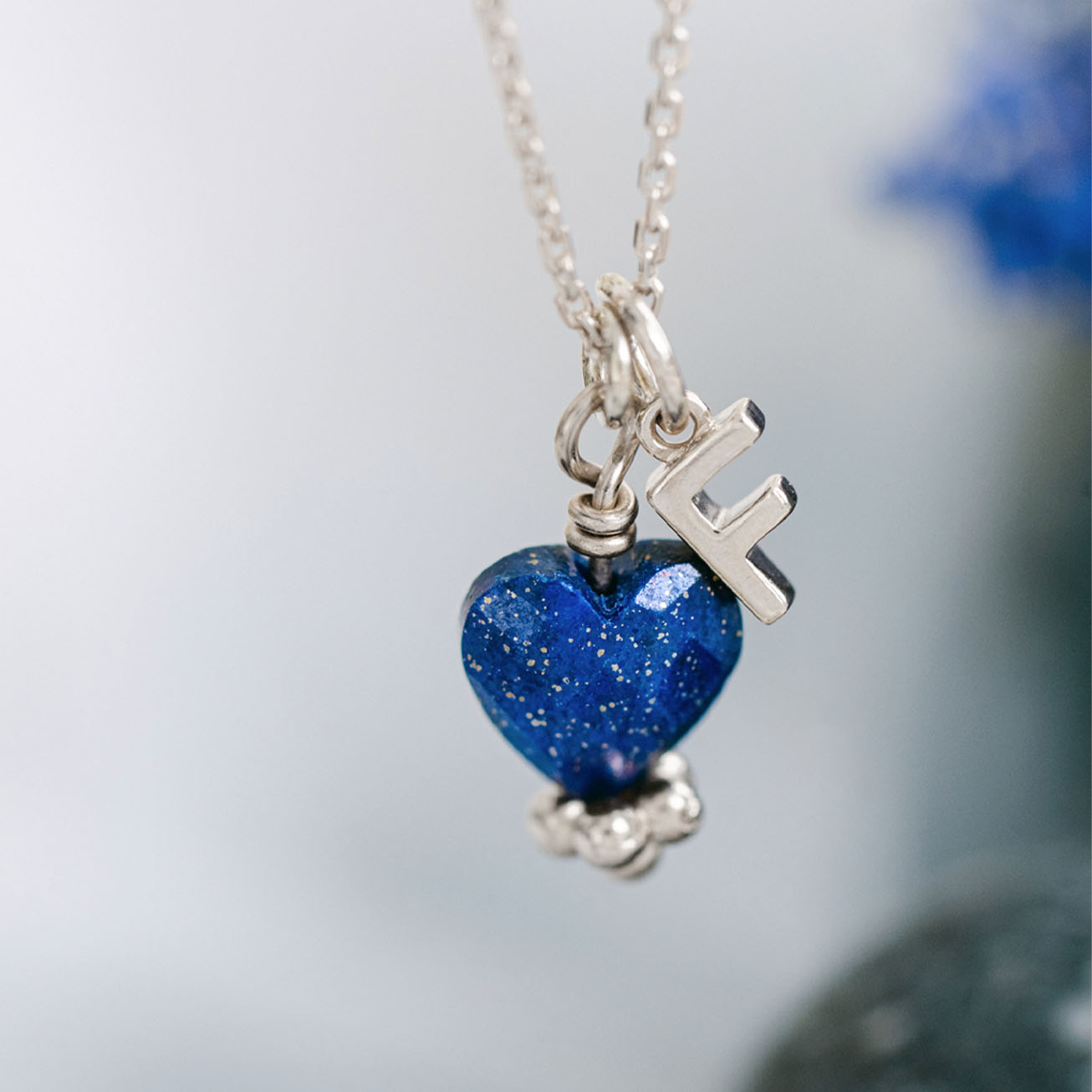 Collar inicial y corazón <i>Lapislázuli</i> plata