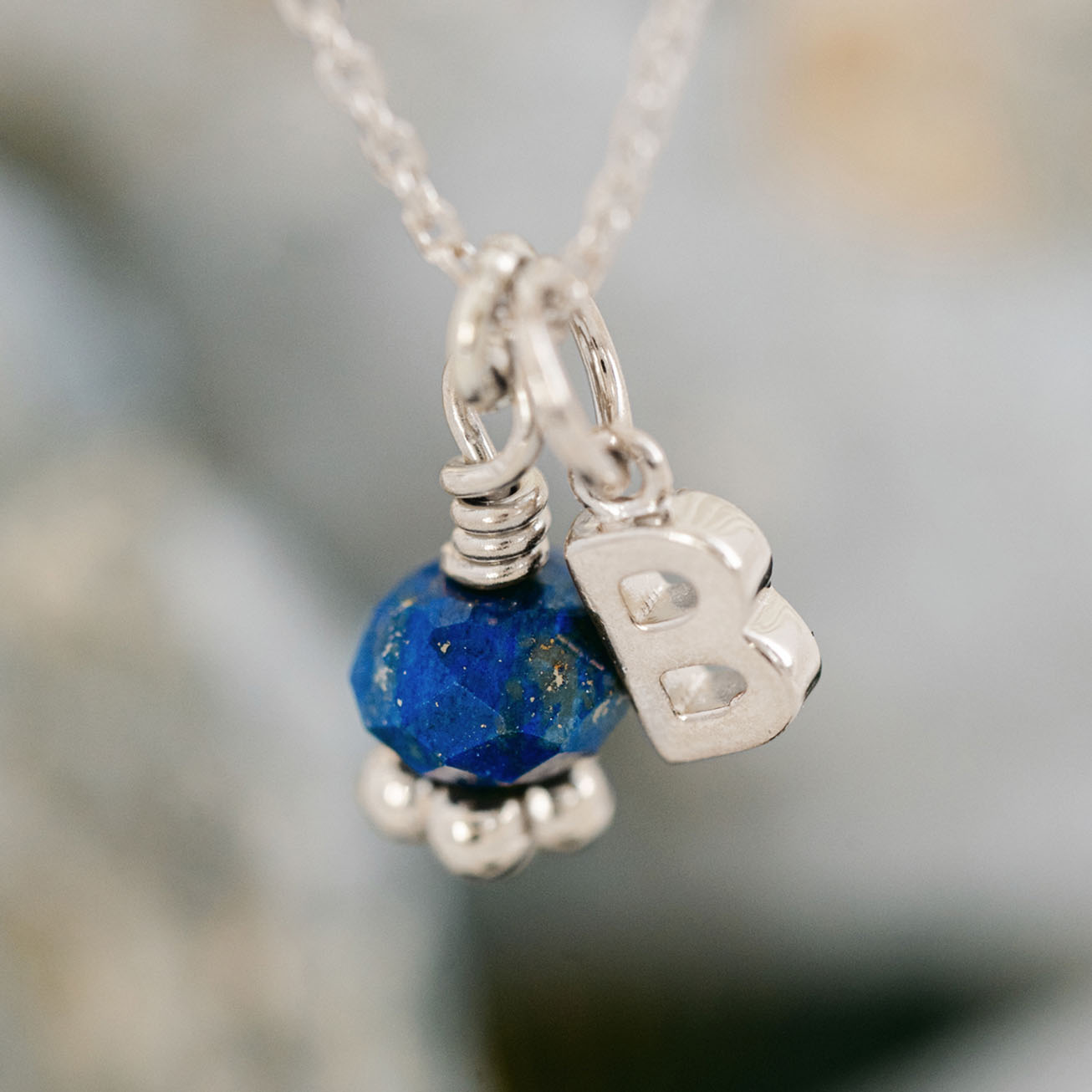 Collar personalizado Inicial plata y piedra <i>Lap