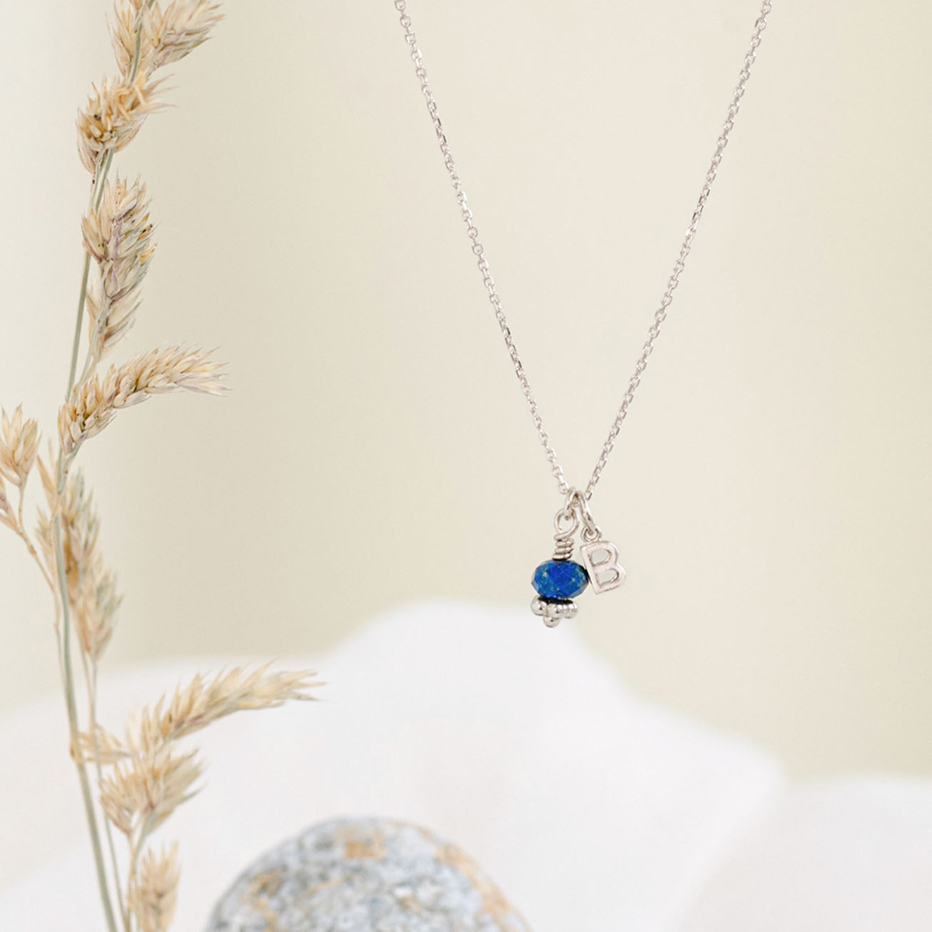 Collar personalizado Inicial plata y piedra <i>Lap