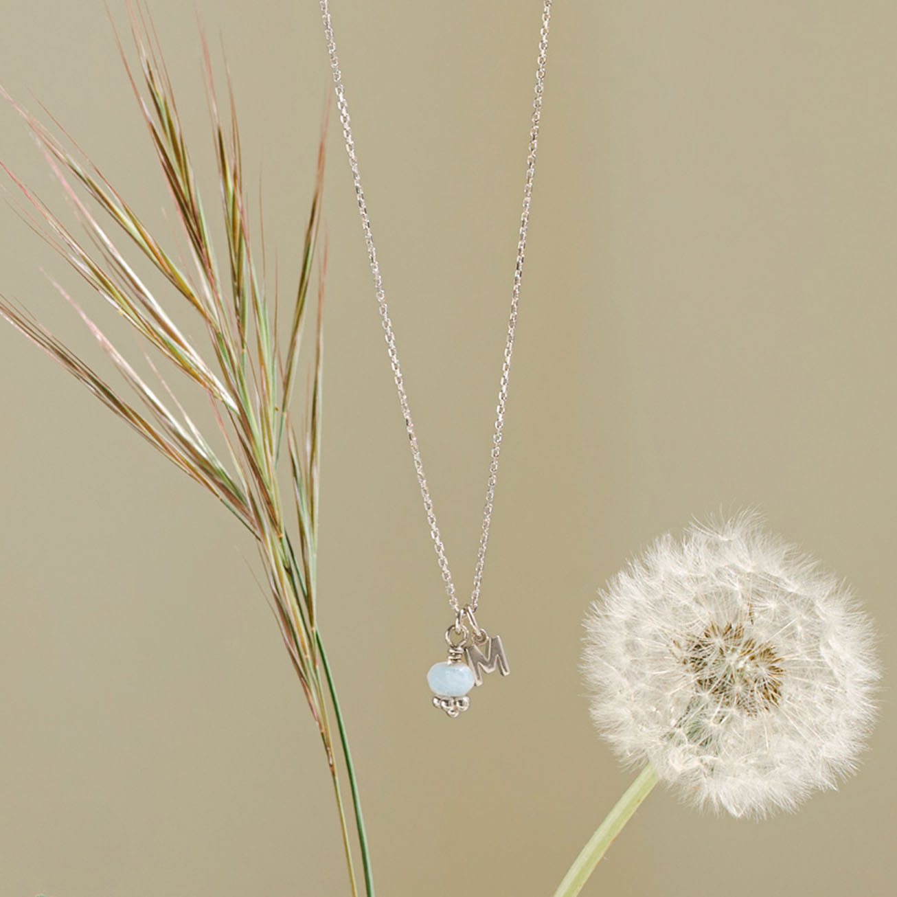 Collar <i>Aguamarina</i> con Inicial plata