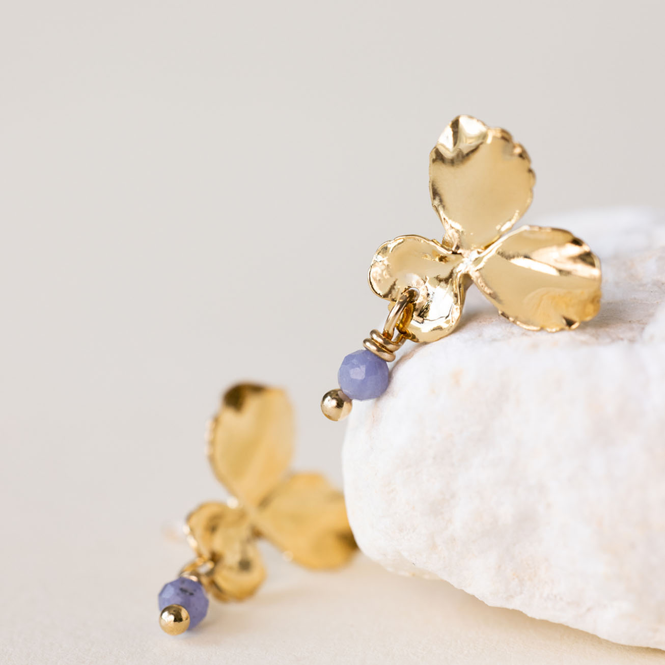Pendientes flor <i>Pensamiento</i> y Tanzanita