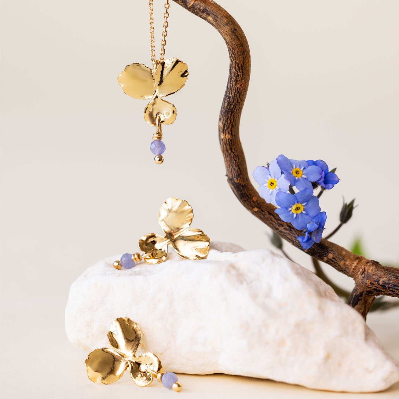 Pendientes flor <i>Pensamiento</i> y Tanzanita