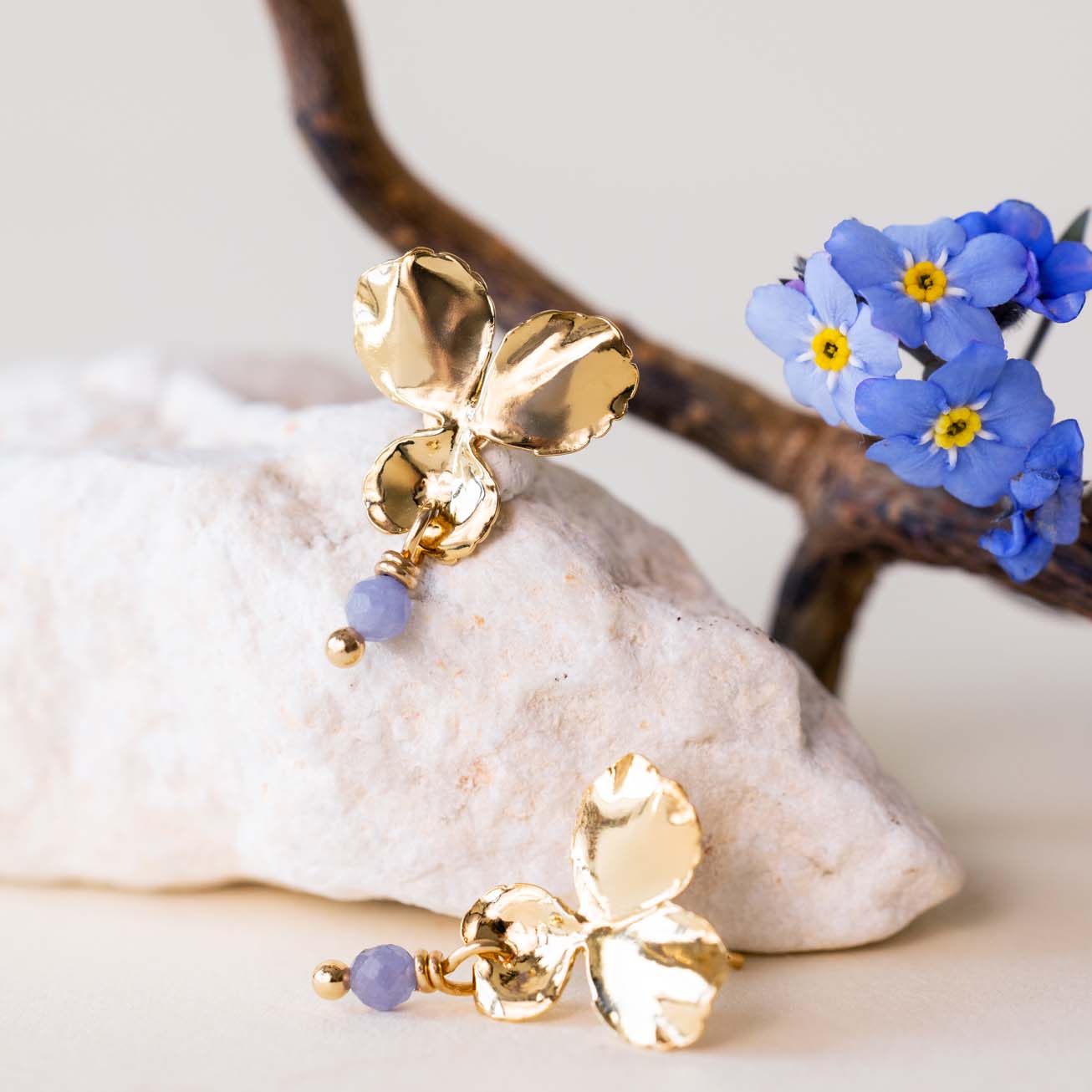 Pendientes flor <i>Pensamiento</i> y Tanzanita