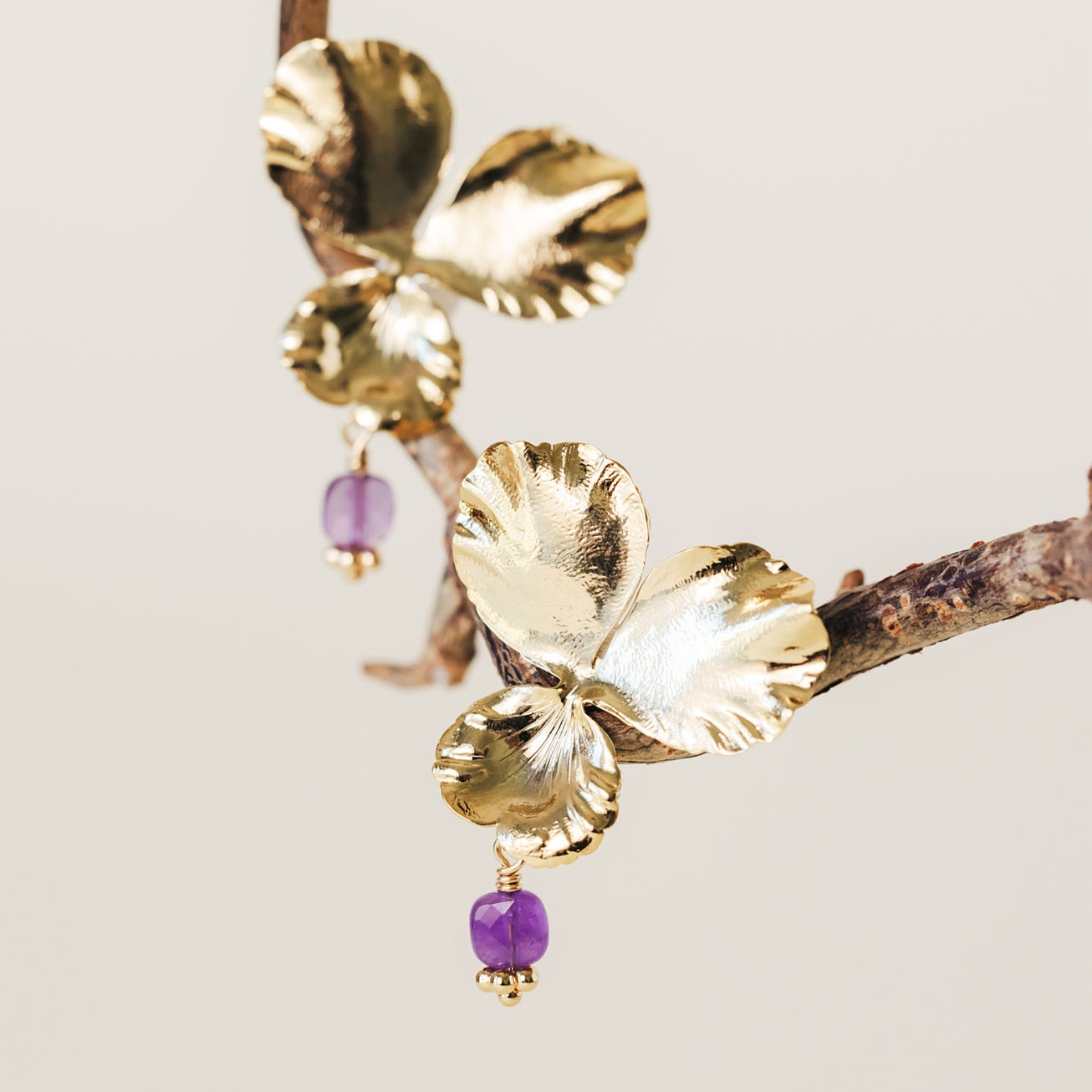 Pendientes piedra Amatista cuadrada <i>Pensamiento