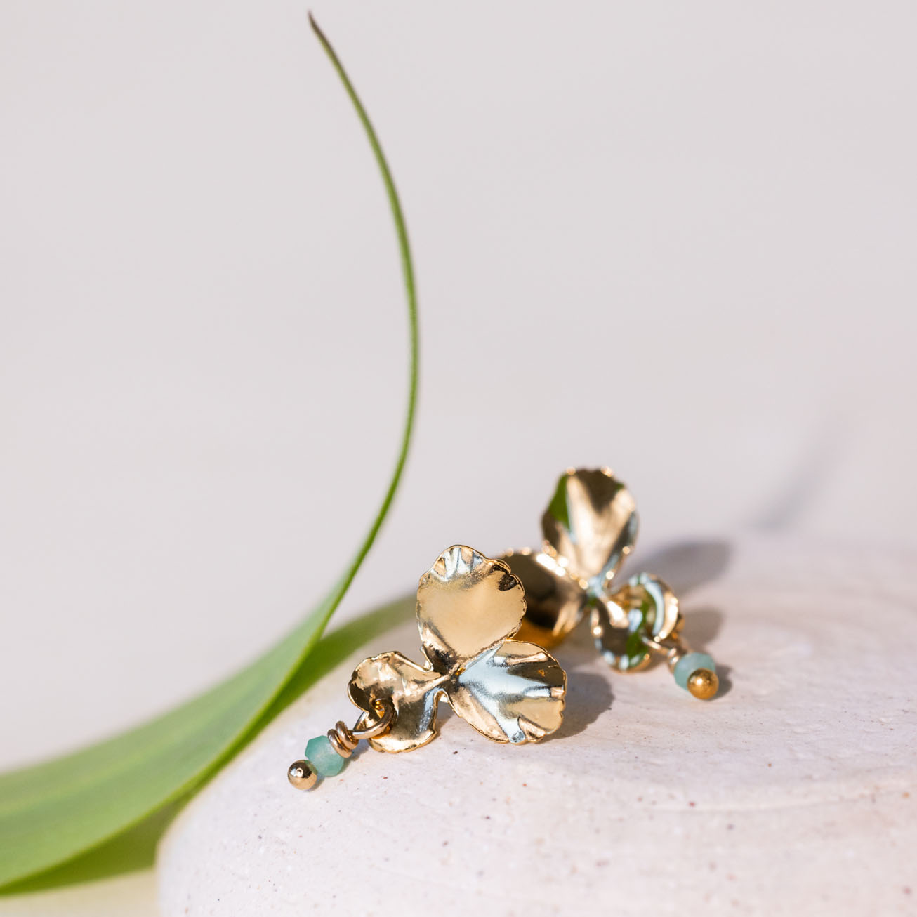 Pendientes Esmeralda <i>Pensamiento</i>