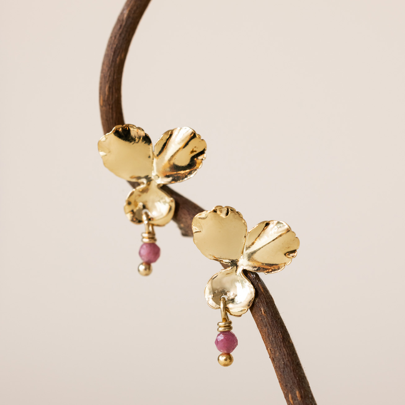 Pendientes Rubí <i>Pensamiento</i>