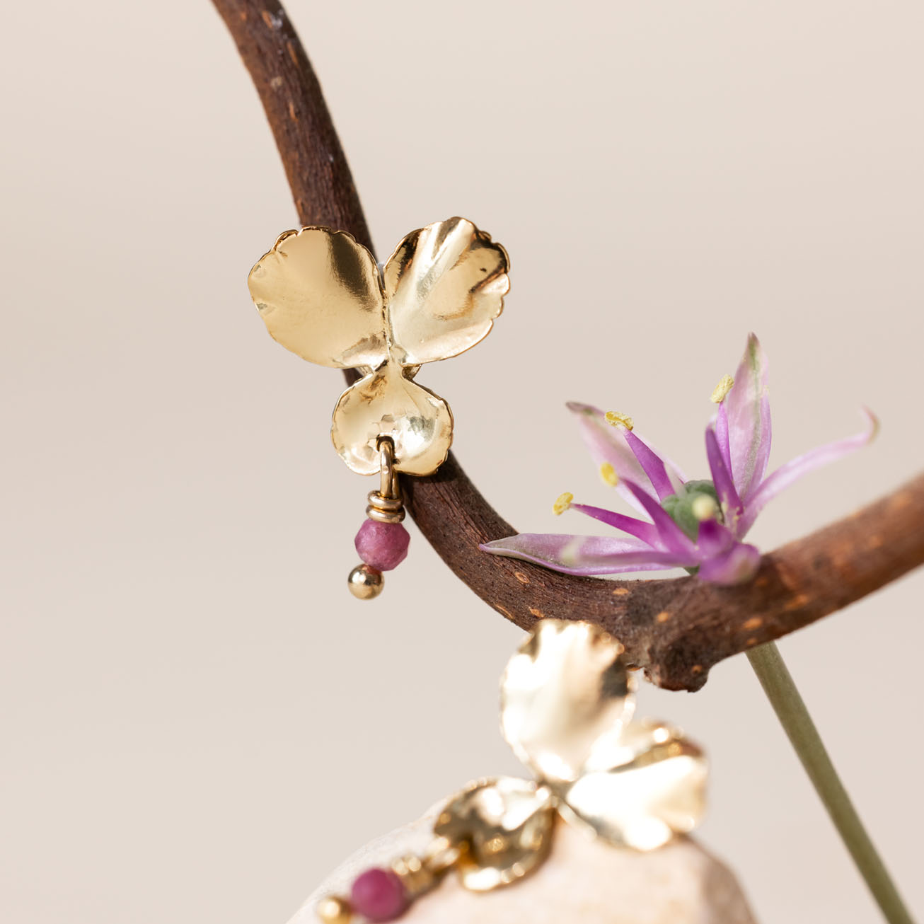 Pendientes Rubí <i>Pensamiento</i>