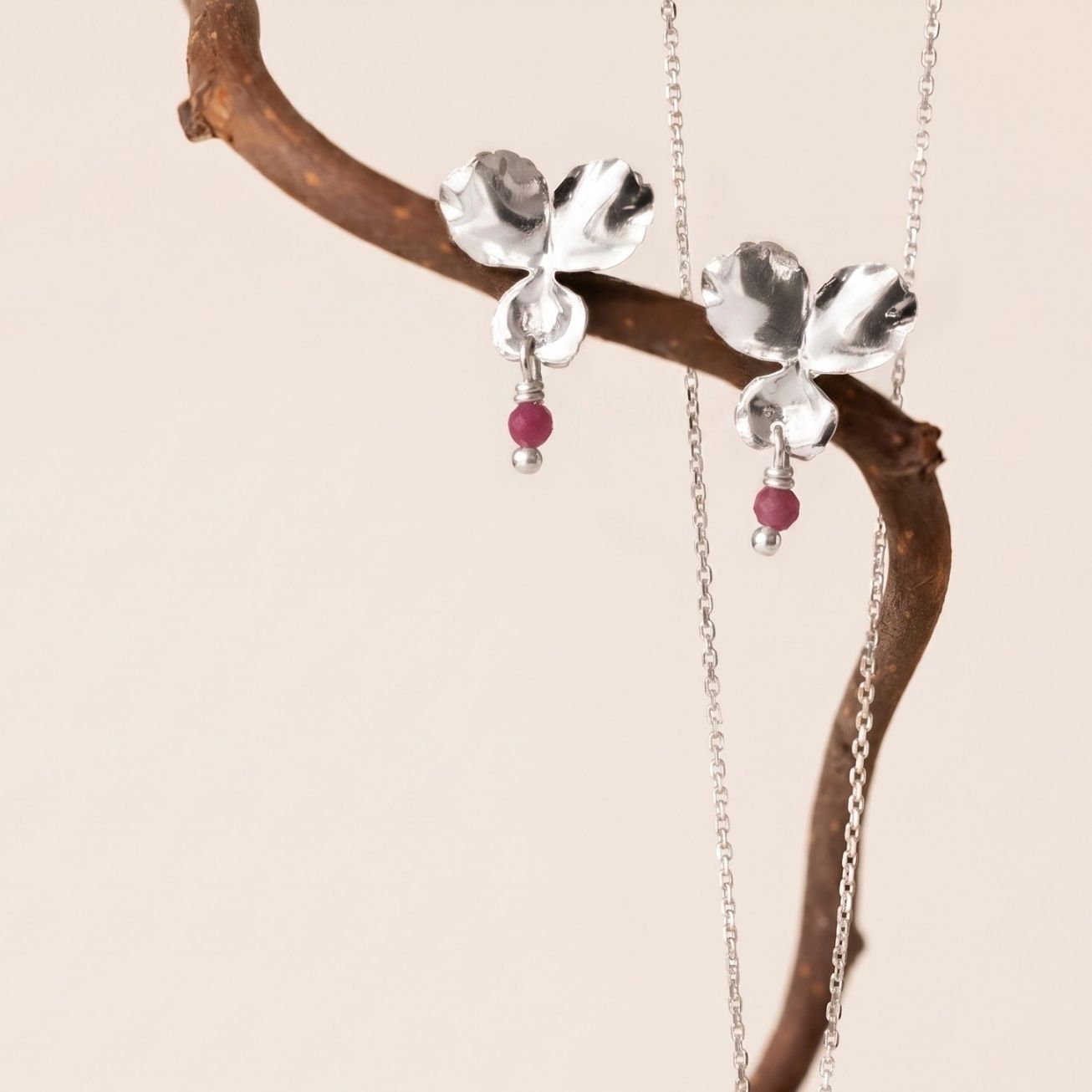 Pendientes Rubí <i>Pensamiento</i>