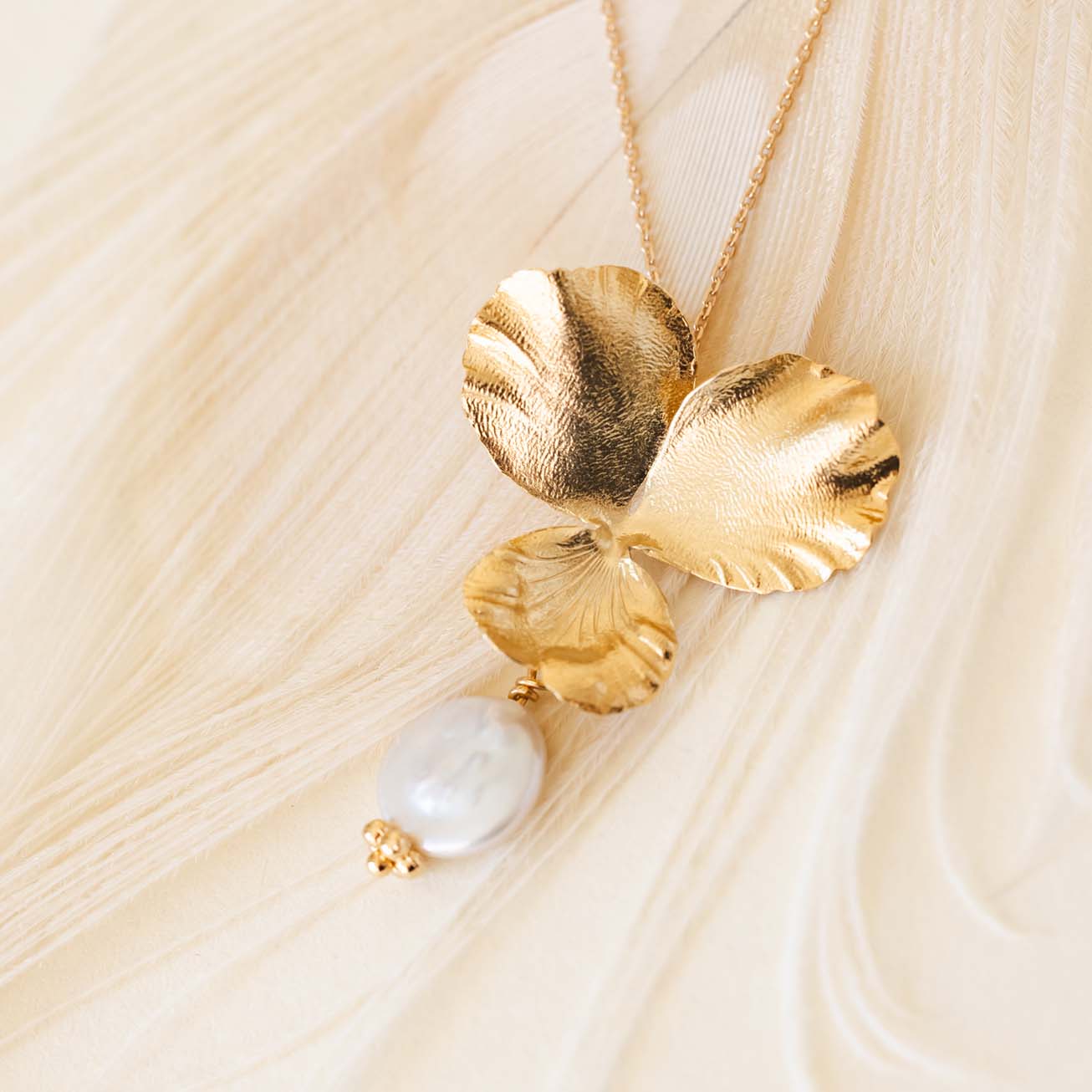 Collar <i>Pensamiento</i> y su Perla de nácar