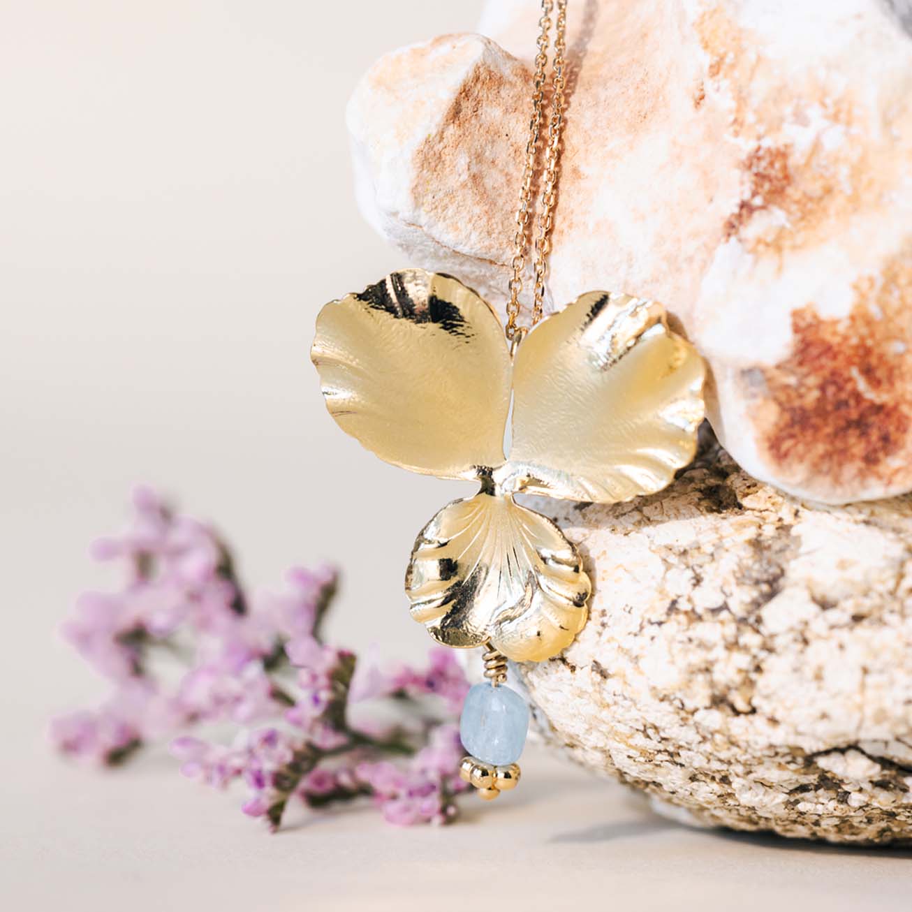 Collar <i>Pensamiento</i> y su Aguamarina