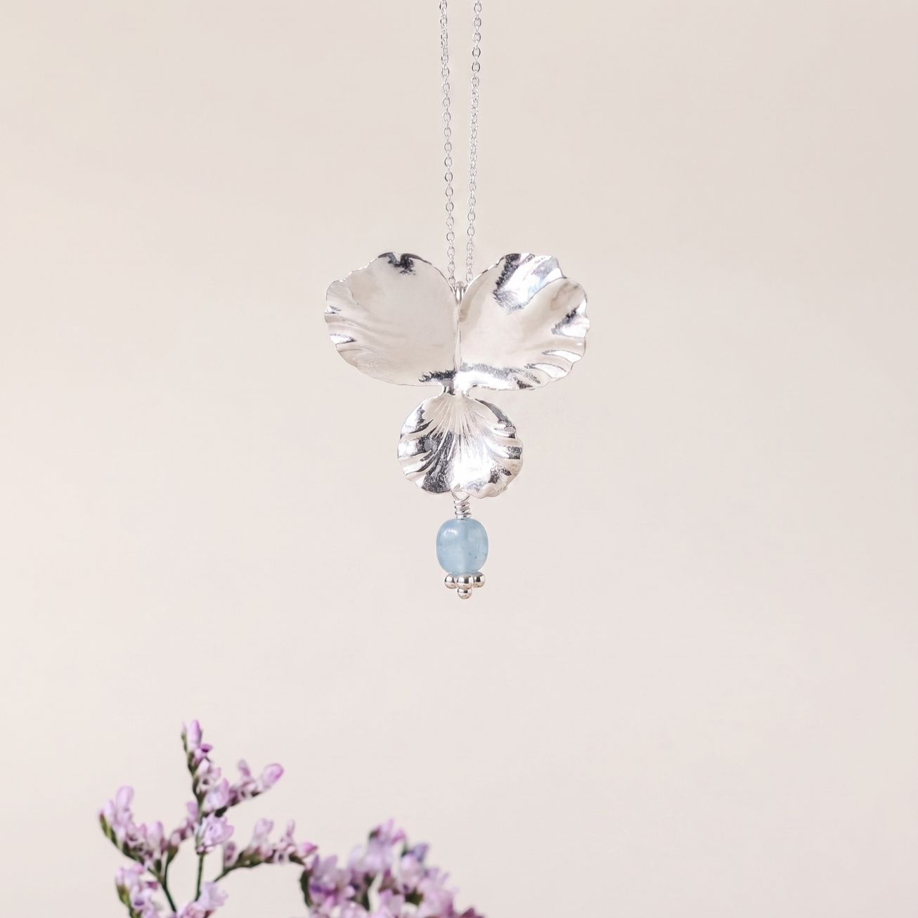 Collar <i>Pensamiento</i> y su Aguamarina