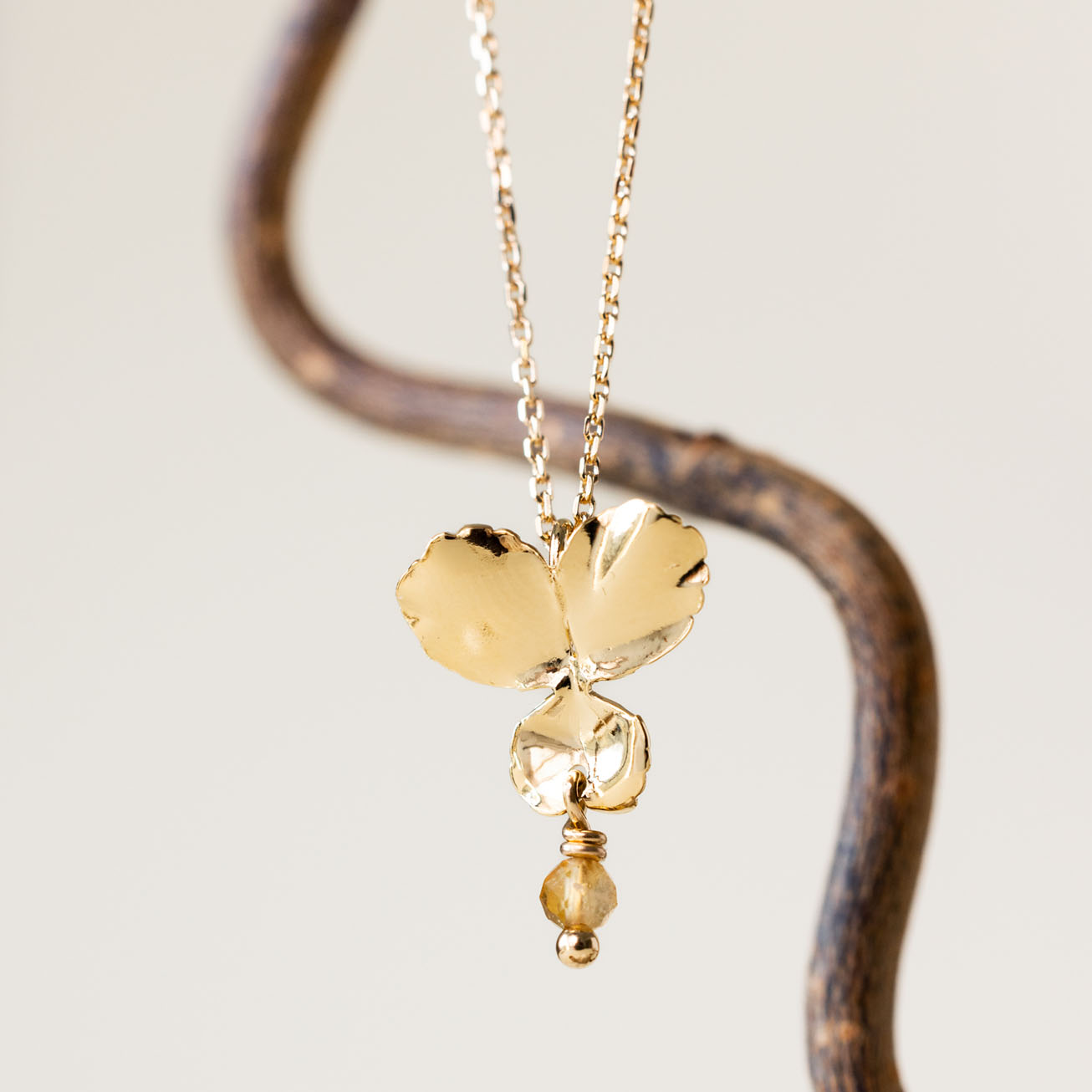 Colgante flor de <i>Pensamiento</i> piedra Citrino