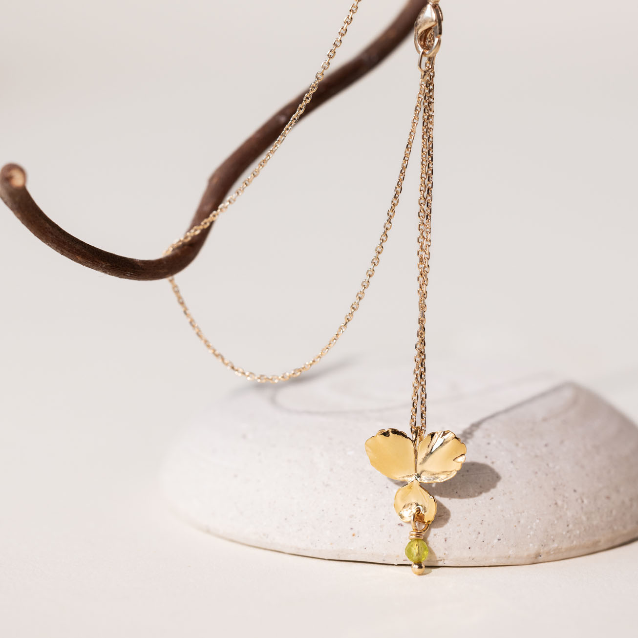 Collar <i>Pensamiento</i> Agosto piedra de Peridot