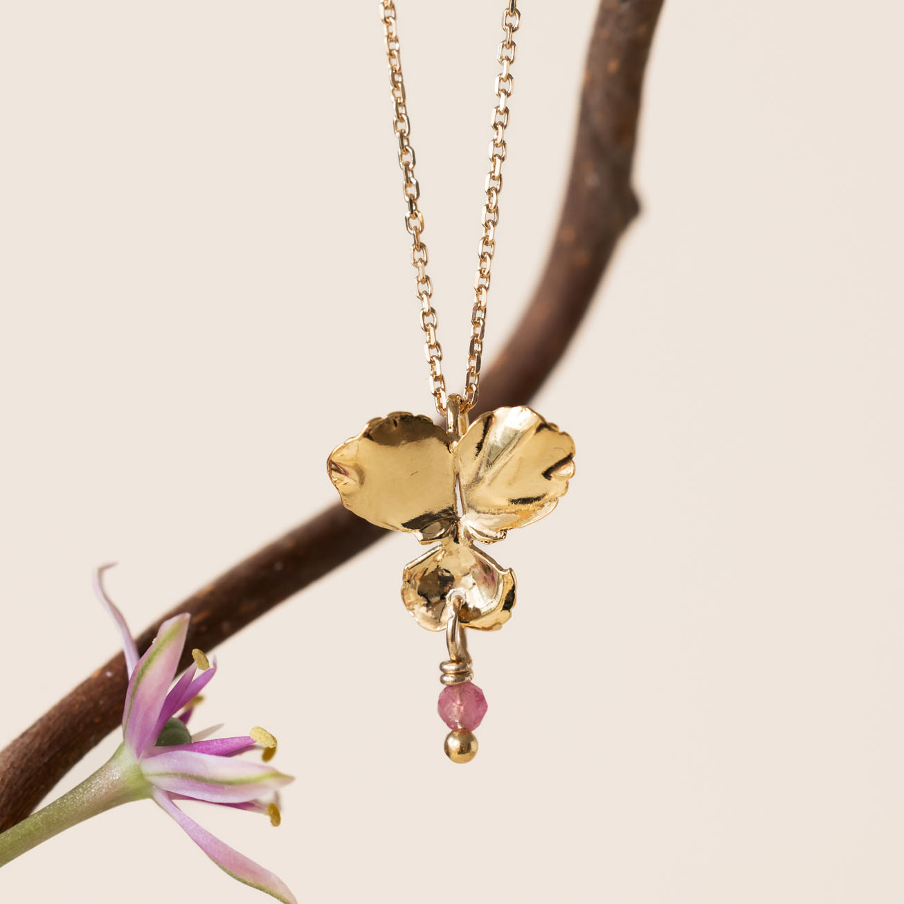 Collar Rubí <i>Pensamiento</i> piedra nacimiento