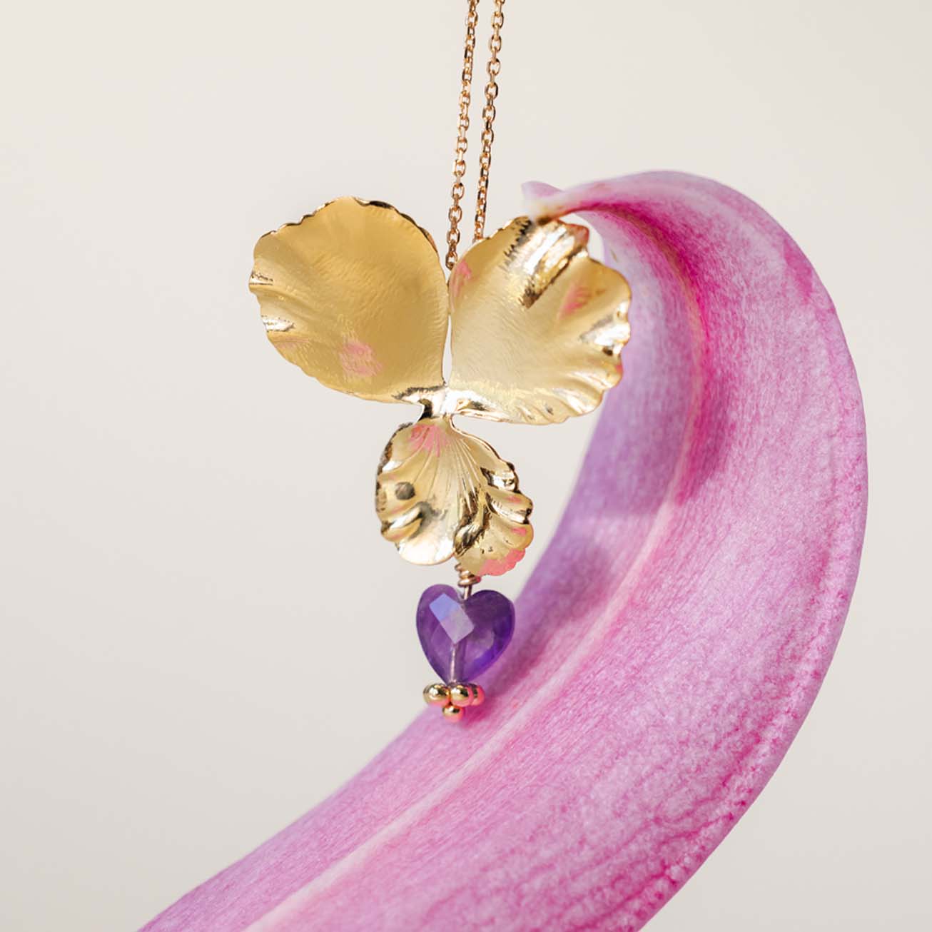 Collier Pensée et son cœur d'améthyste