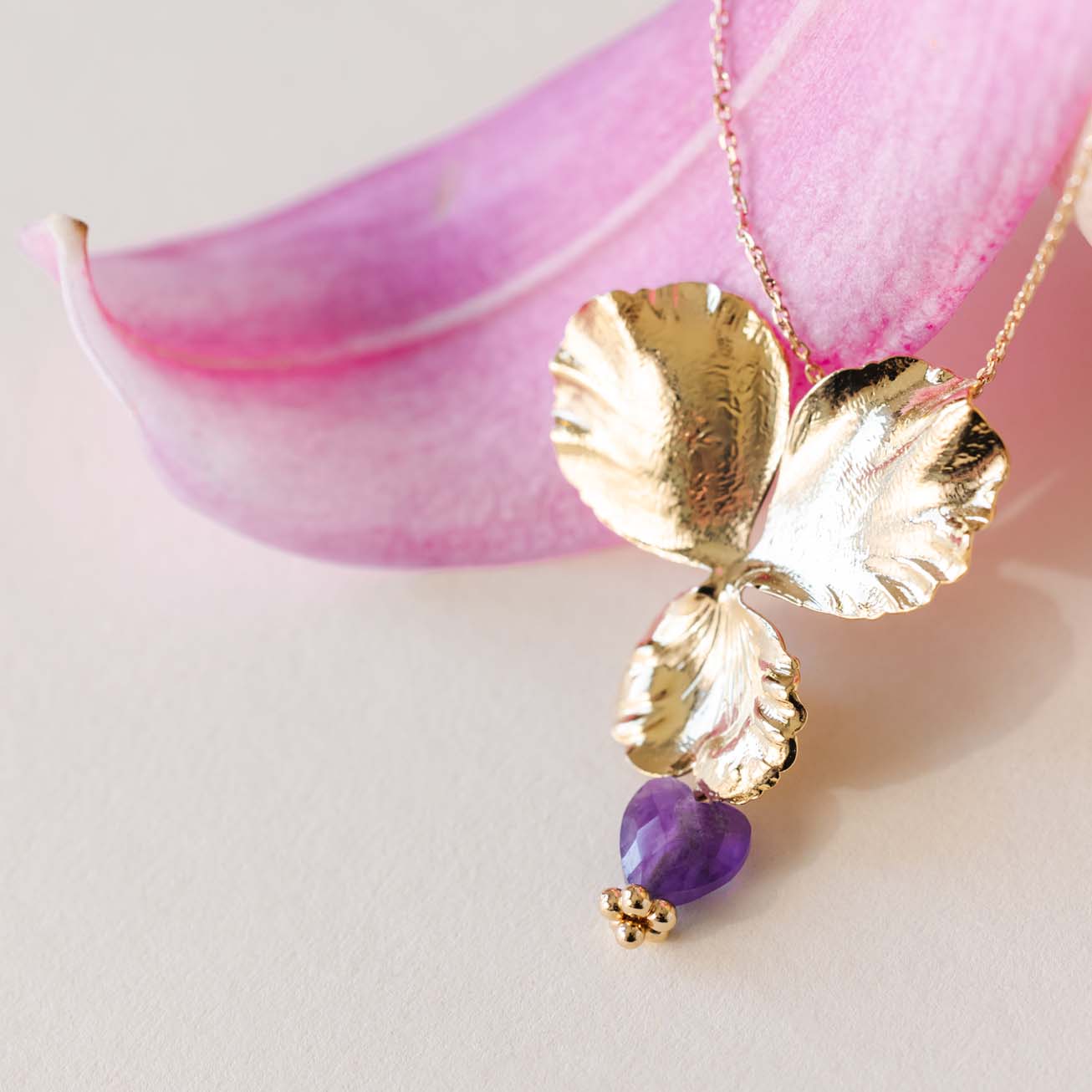 Collier Pensée et son cœur d'améthyste