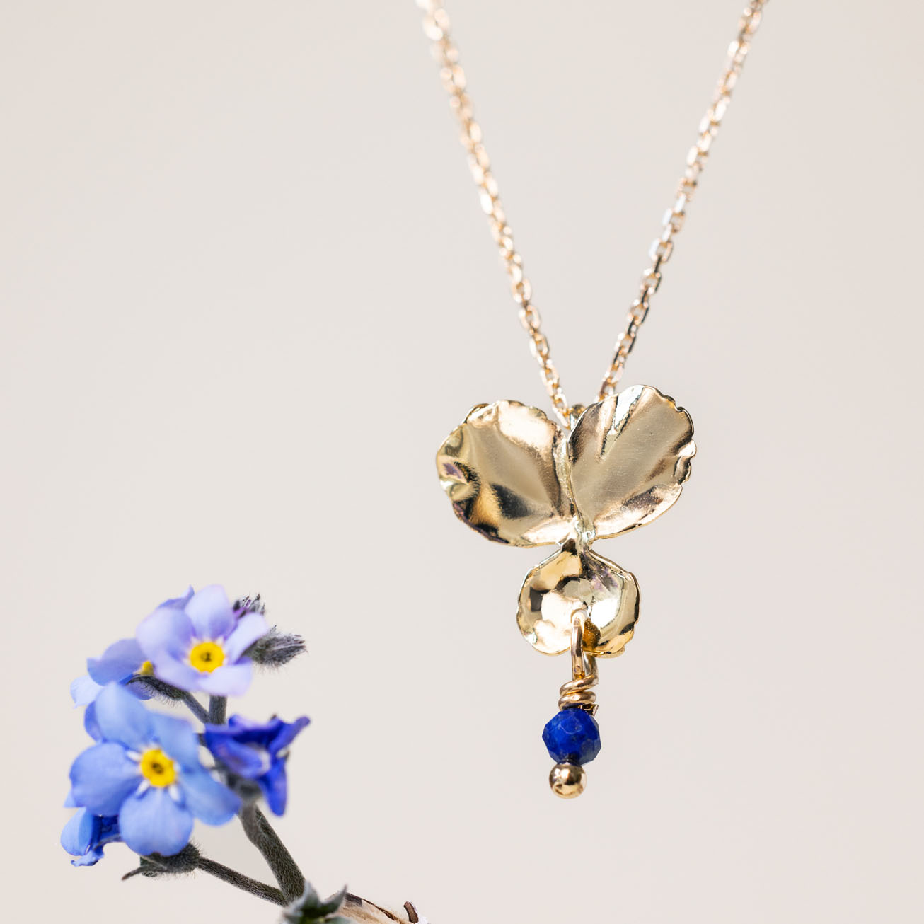 Collar piedra de Lapislázuli <i>Pensamiento</i>