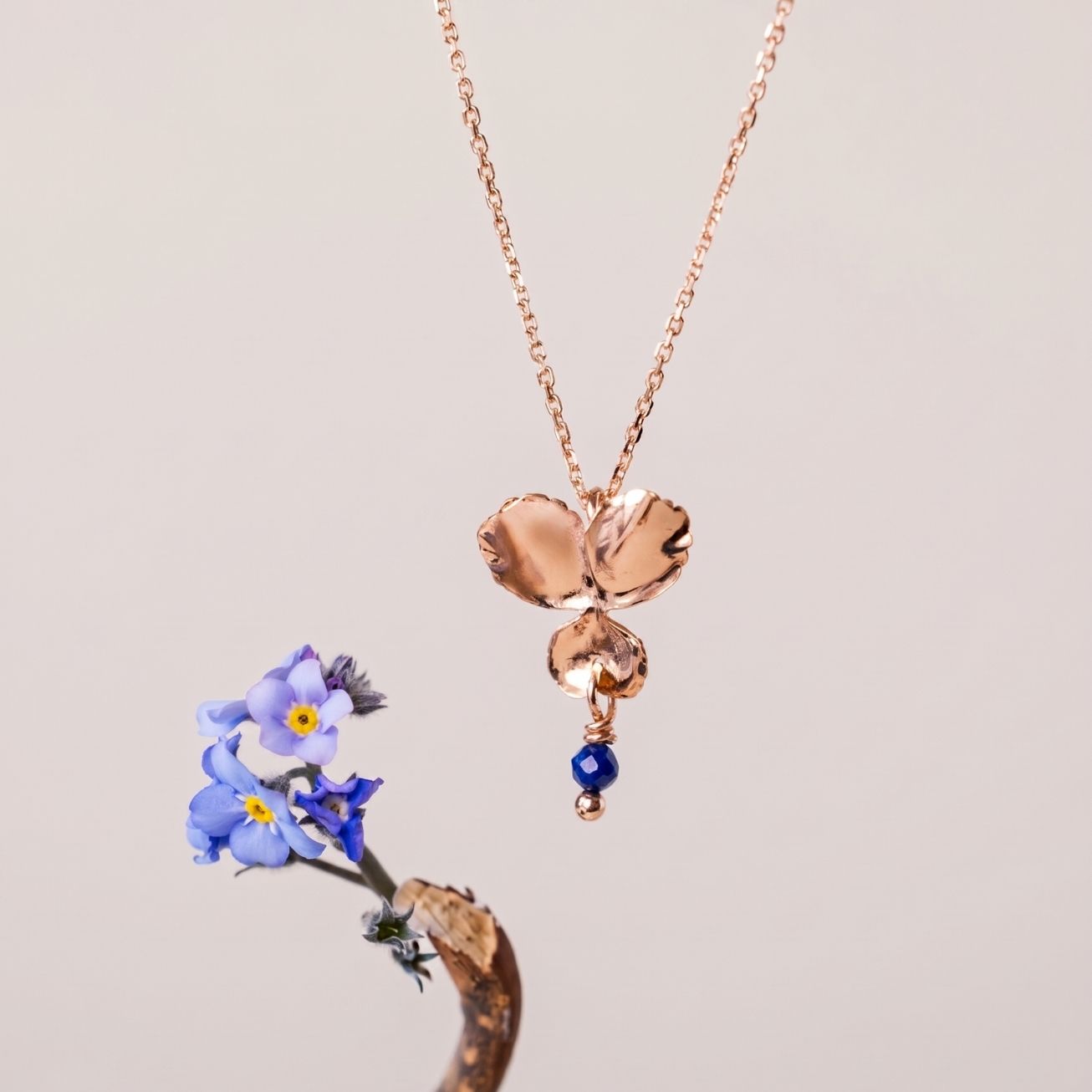 Collar piedra de Lapislázuli <i>Pensamiento</i>