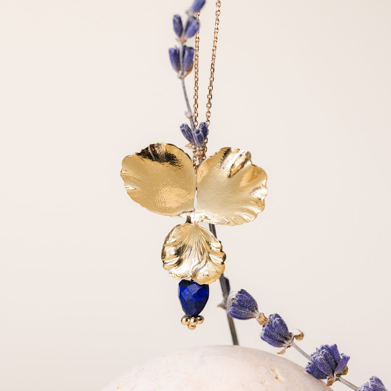 Collar <i>Pensamiento</i> Corazón Lapislázuli