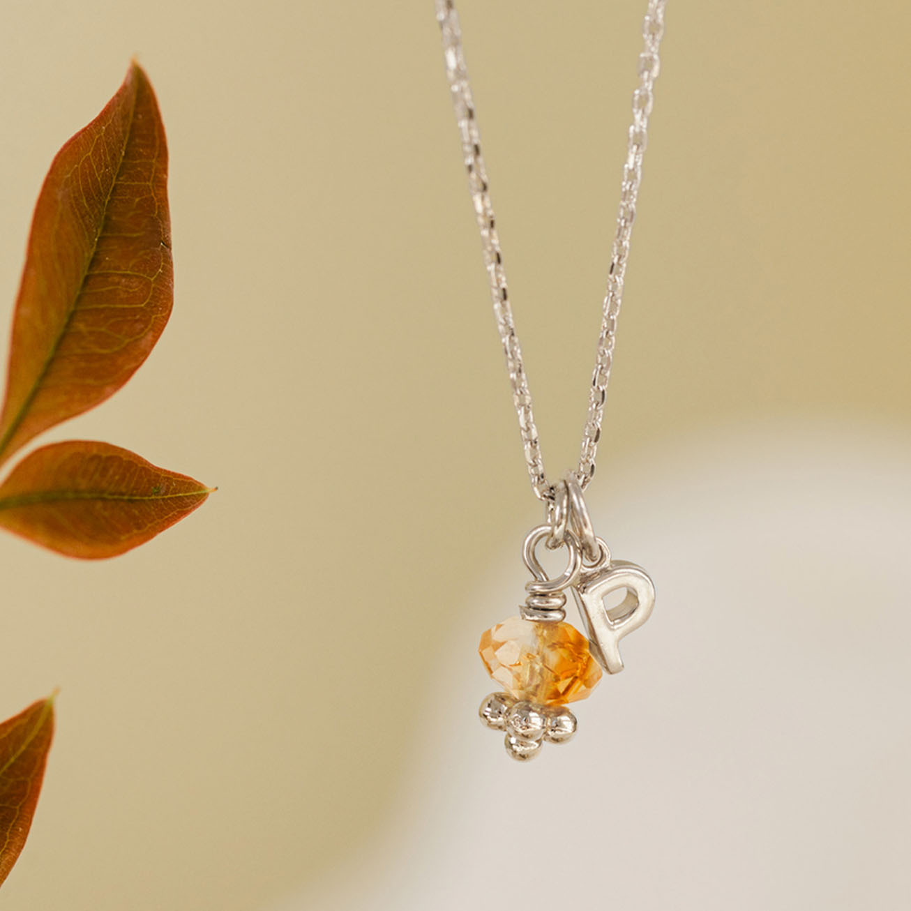 Collar piedra <i>Citrino</i> con Inicial plata 925