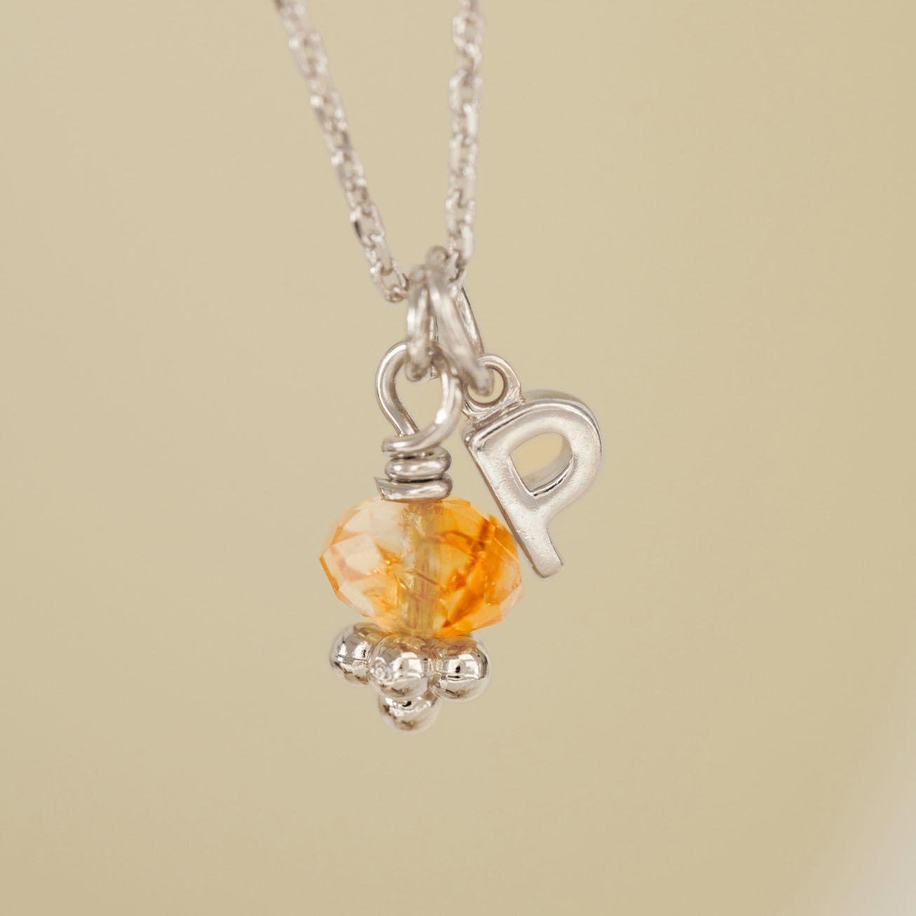 Collar piedra <i>Citrino</i> con Inicial plata 925