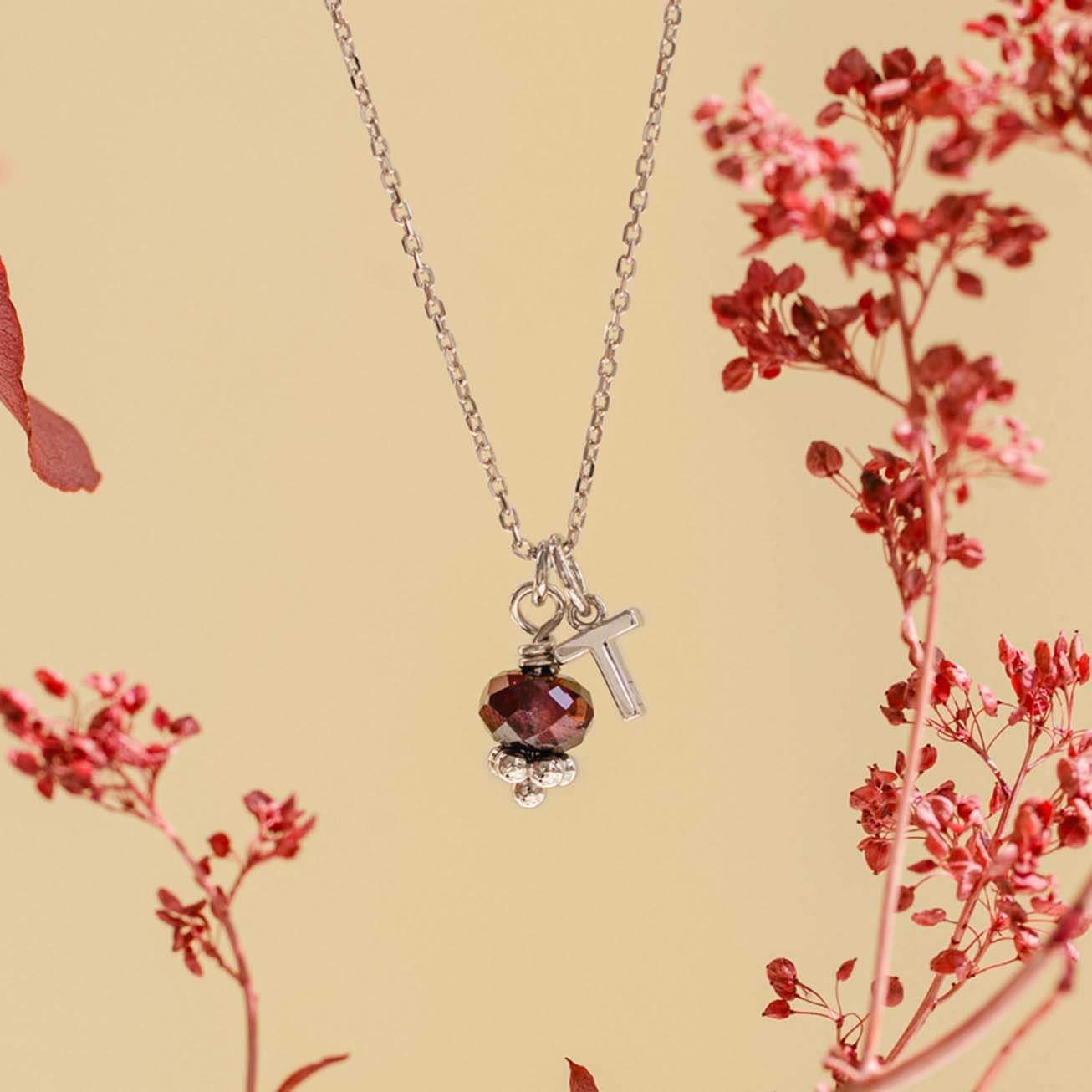 Colgante personalizado <i>Granate</i> con Inicial 