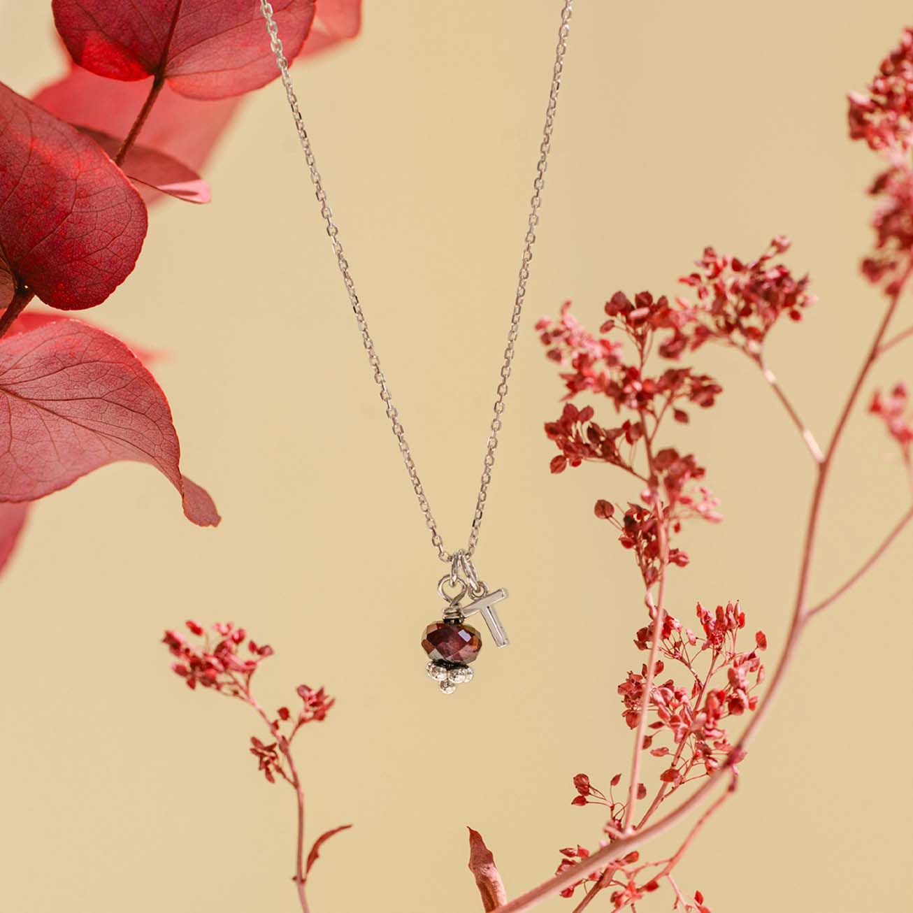 Colgante personalizado <i>Granate</i> con Inicial 