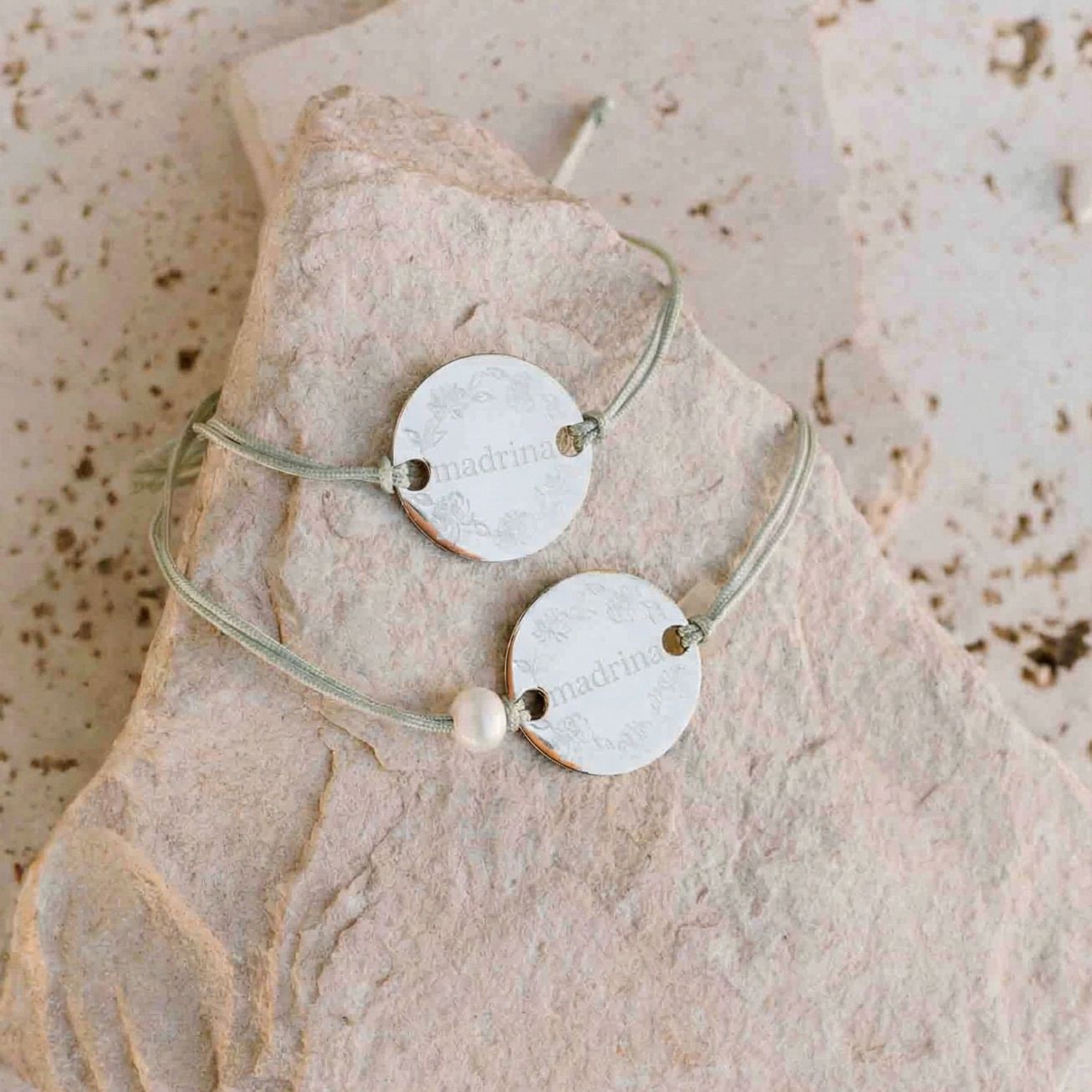 Pulsera Madrina personalizada Corona de flores
