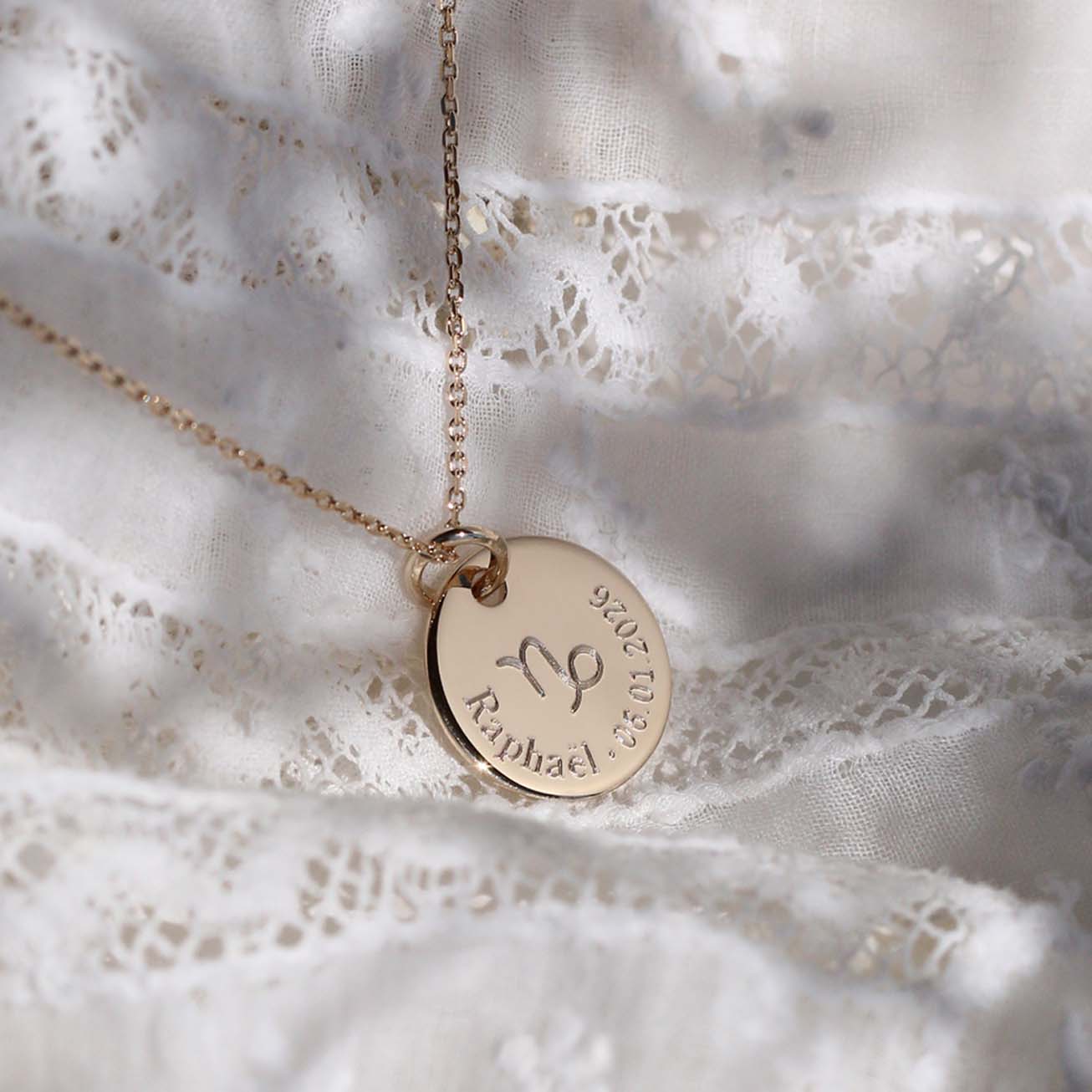 Medalla de bautizo <i>Signo del Zodiaco</i>