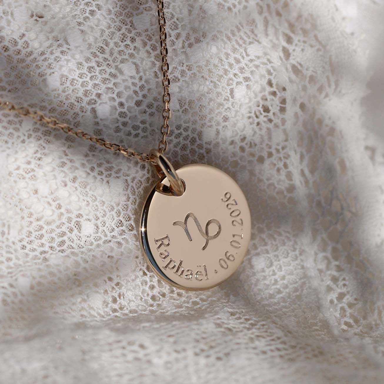 Medalla de bautizo <i>Signo del Zodiaco</i>