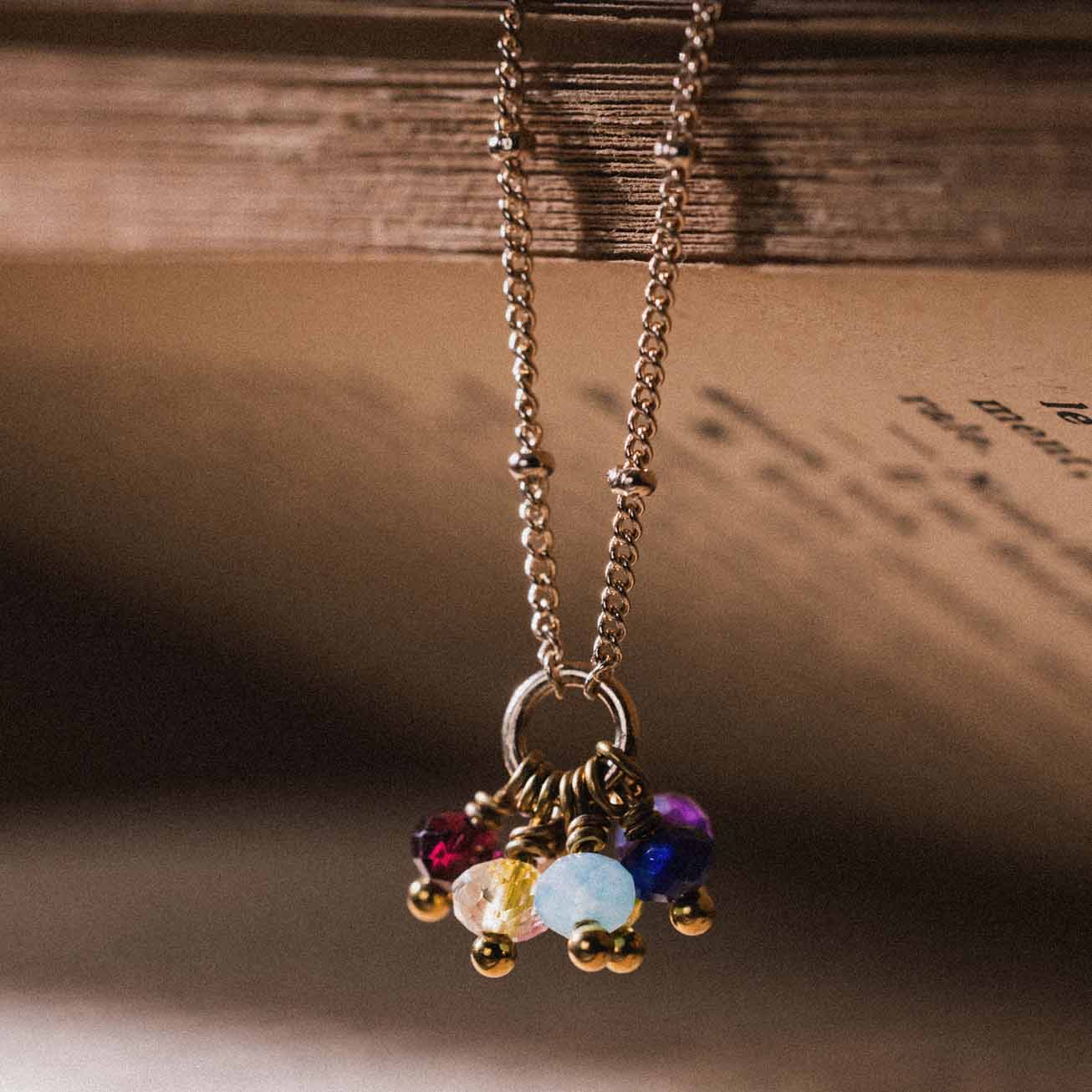 Collar 7 chakras oro y piedras naturales