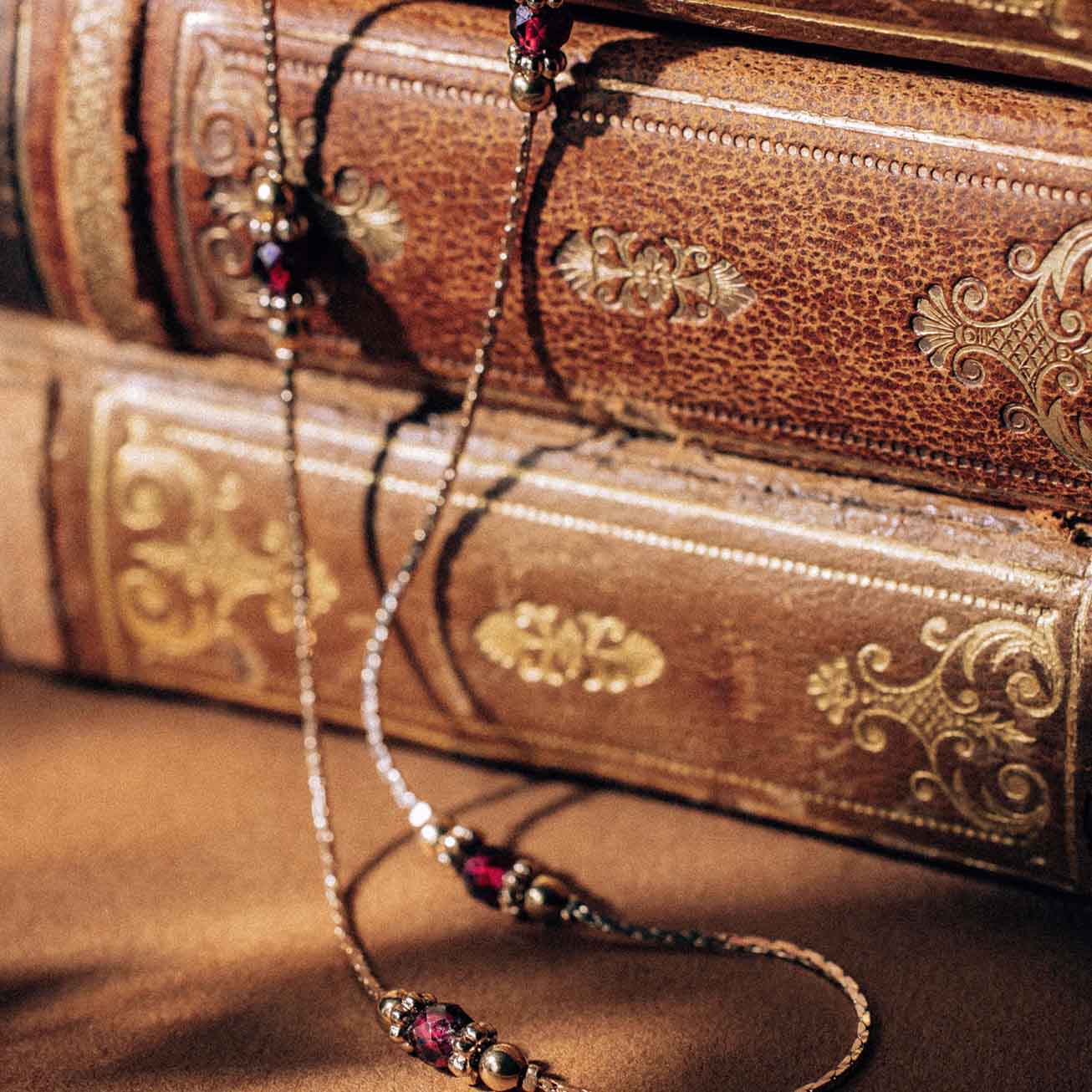 Collar Piedra natal Granate - <i>Enero</i>
